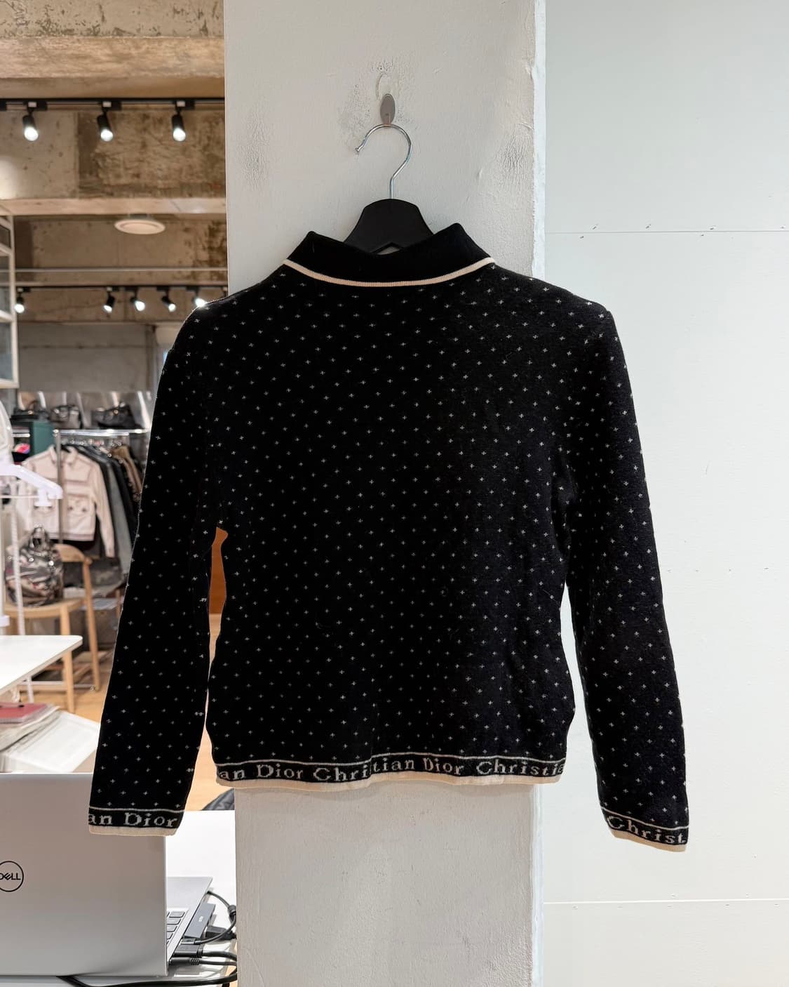 크리스찬 디올 스포츠 블랙 도트패턴 카라넥 니트  상품이미지7