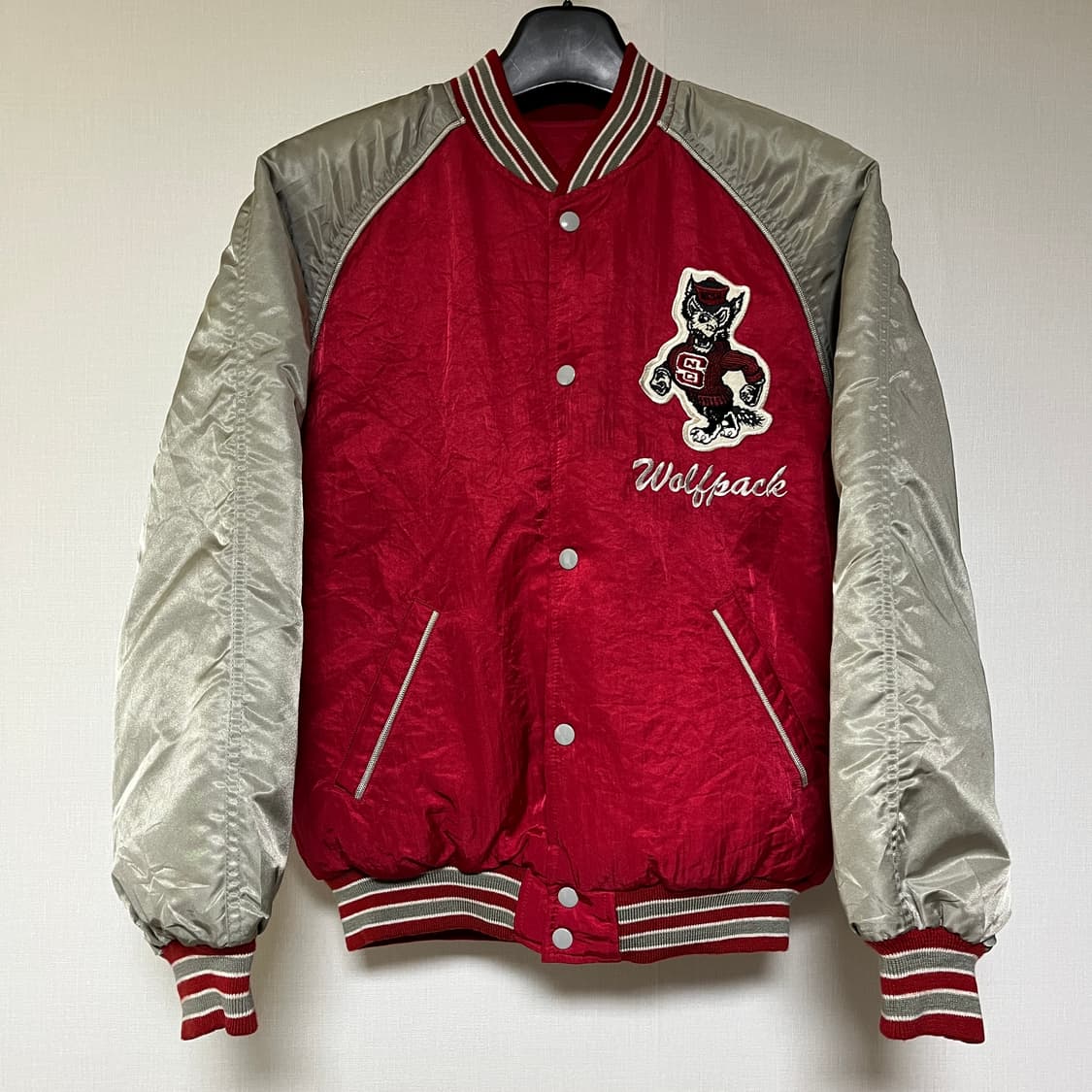 U.S. College 'Wolfpack' 리버시블 덕다운 바시티자켓 상품이미지1