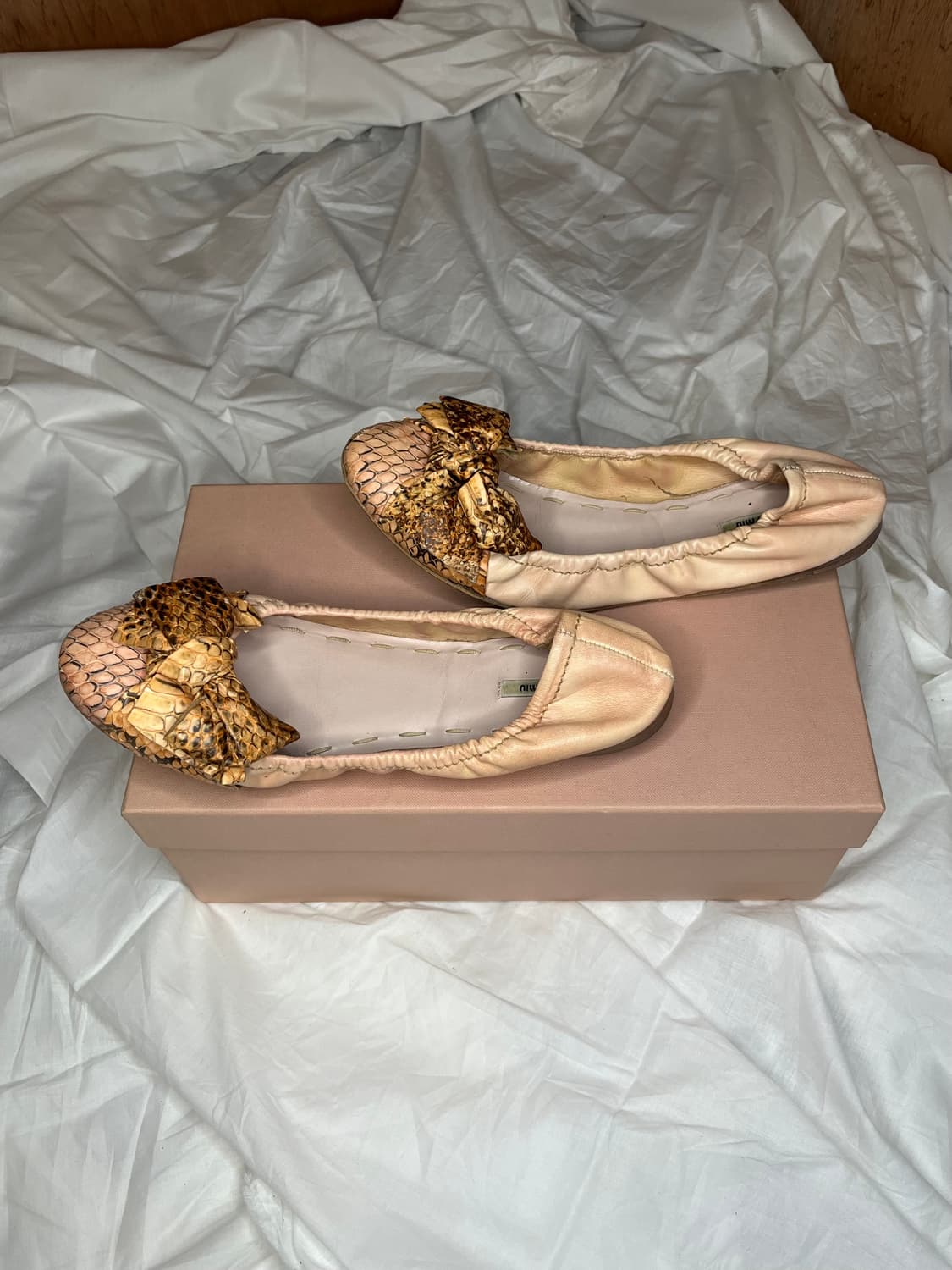 미우미우 파이톤 레더 발레 슈즈 상품이미지3