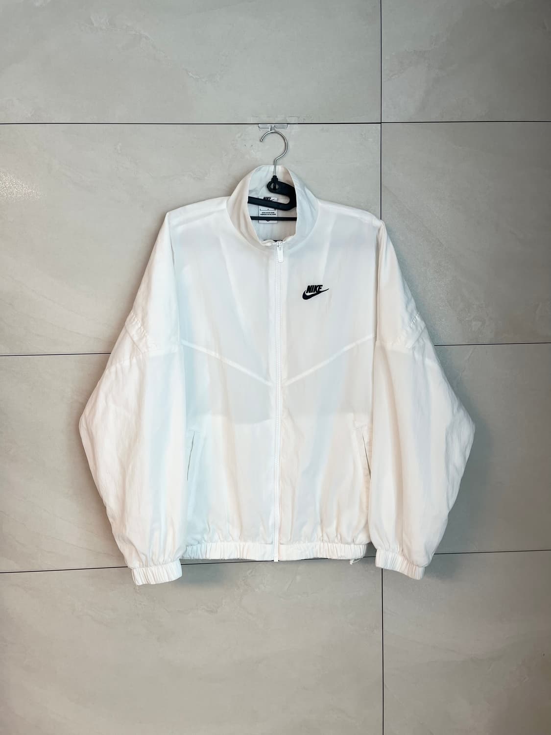 나이키 스우시 에센셜 바람막이 화이트 [S] 상품이미지1