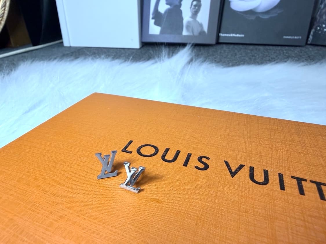 루이비통 LV 실버 이어링 상품이미지3