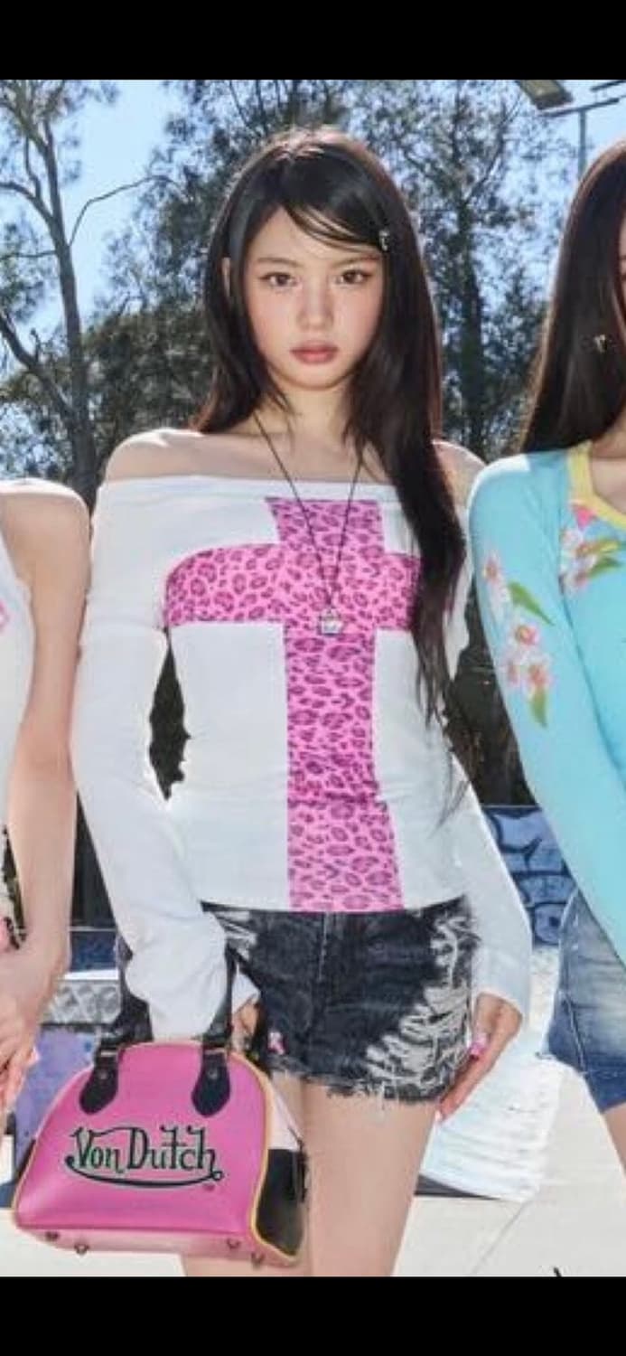 Leopard Cross Off Shoulder in White 상품이미지1