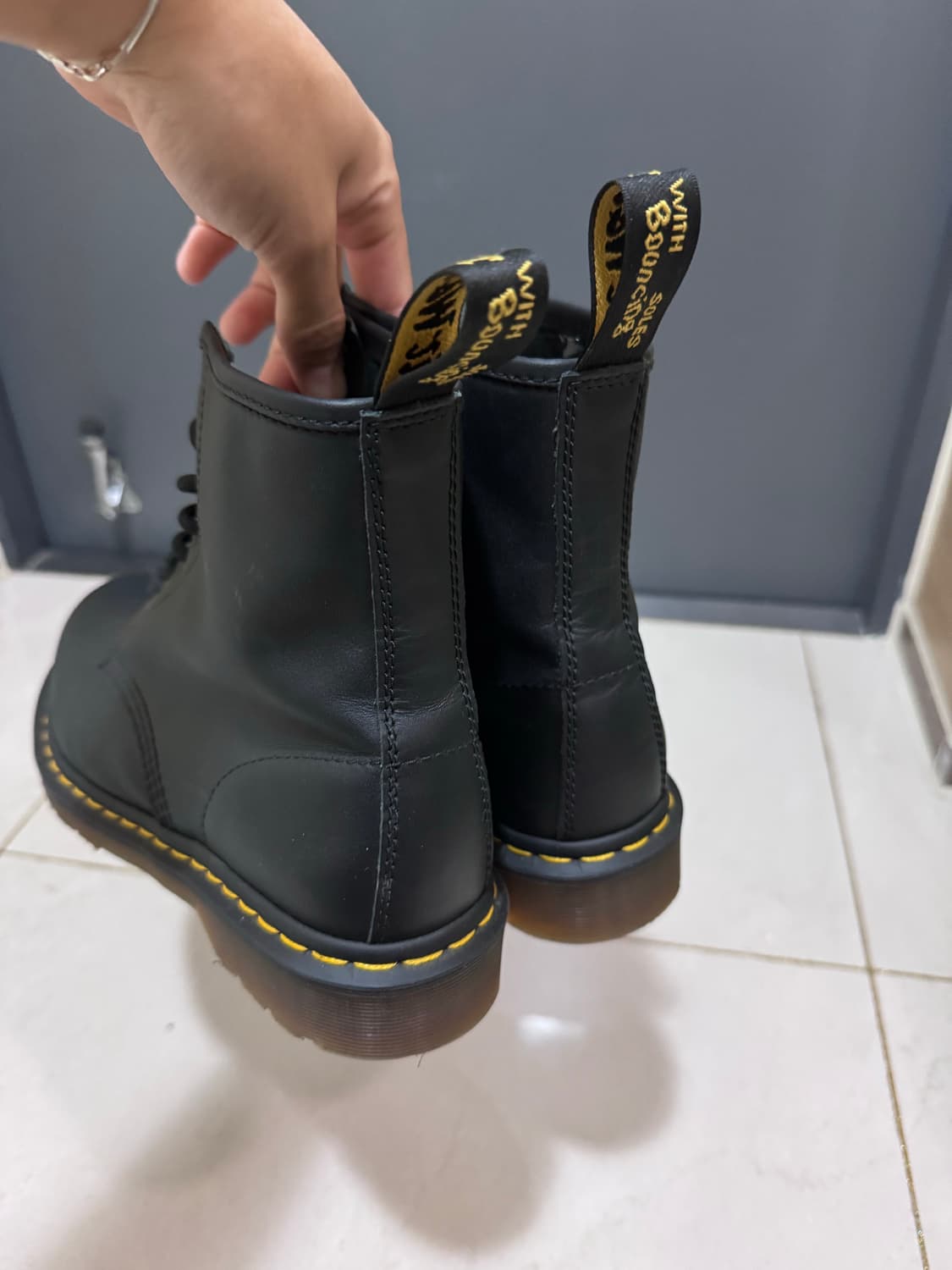 닥터마틴 1460 나파 레더 레이스업 부츠 블랙 UK7 상품이미지4