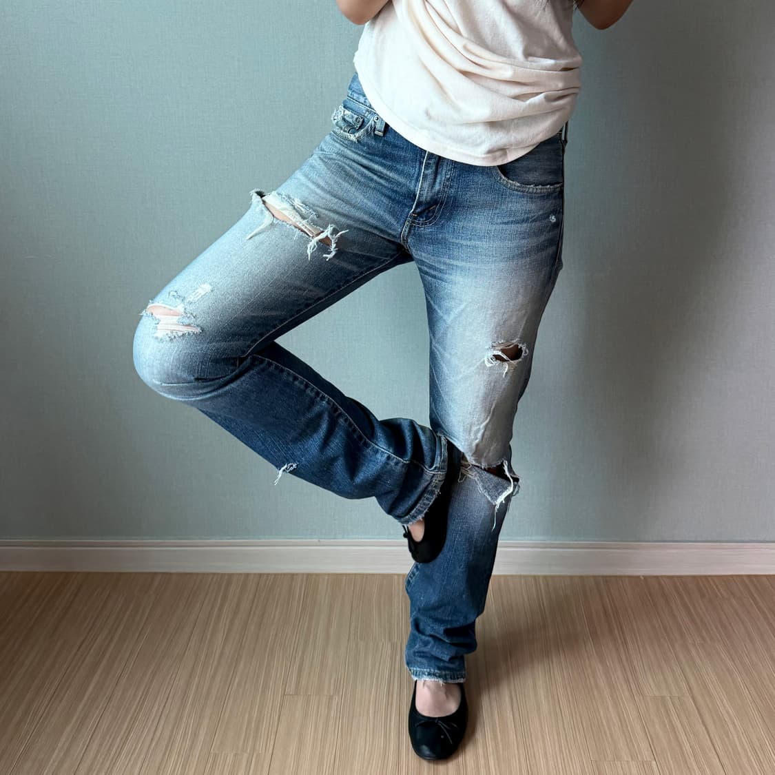Levi’s 505 distressed jeans 상품이미지1