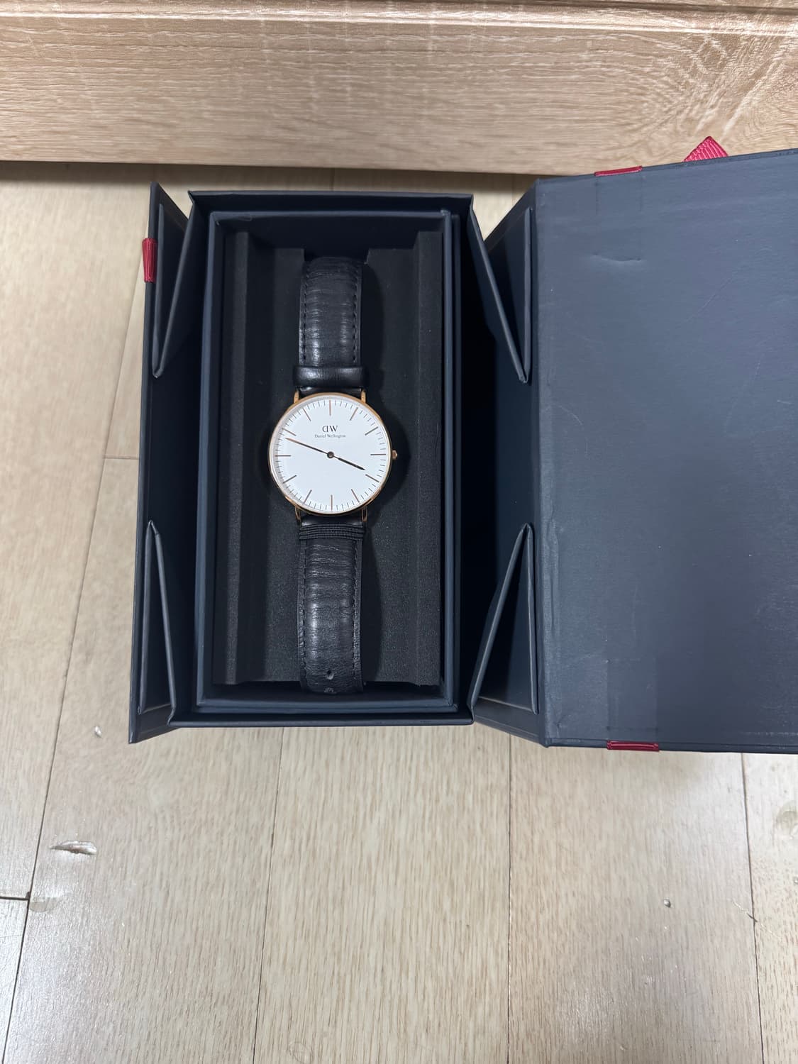 다니엘 웰링턴 클래식 셰필드 가죽시계 36mm 상품이미지2