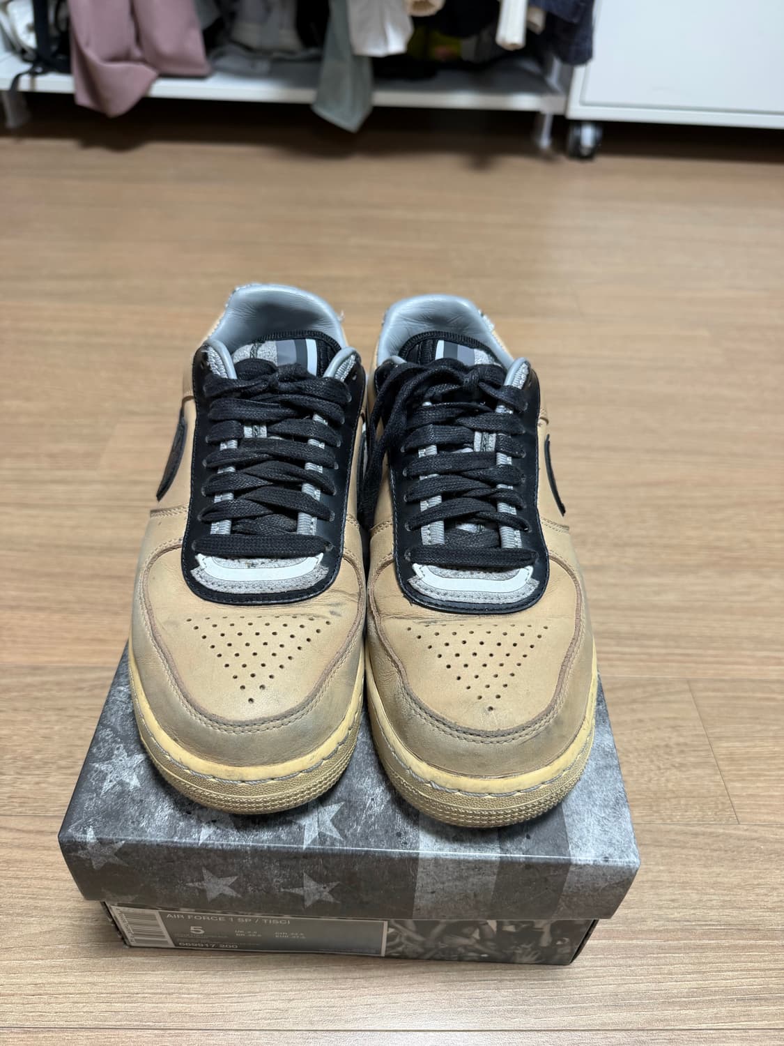 [5] 나이키 x 리카르도 티시 에어포스 1 로우 탄 상품이미지1