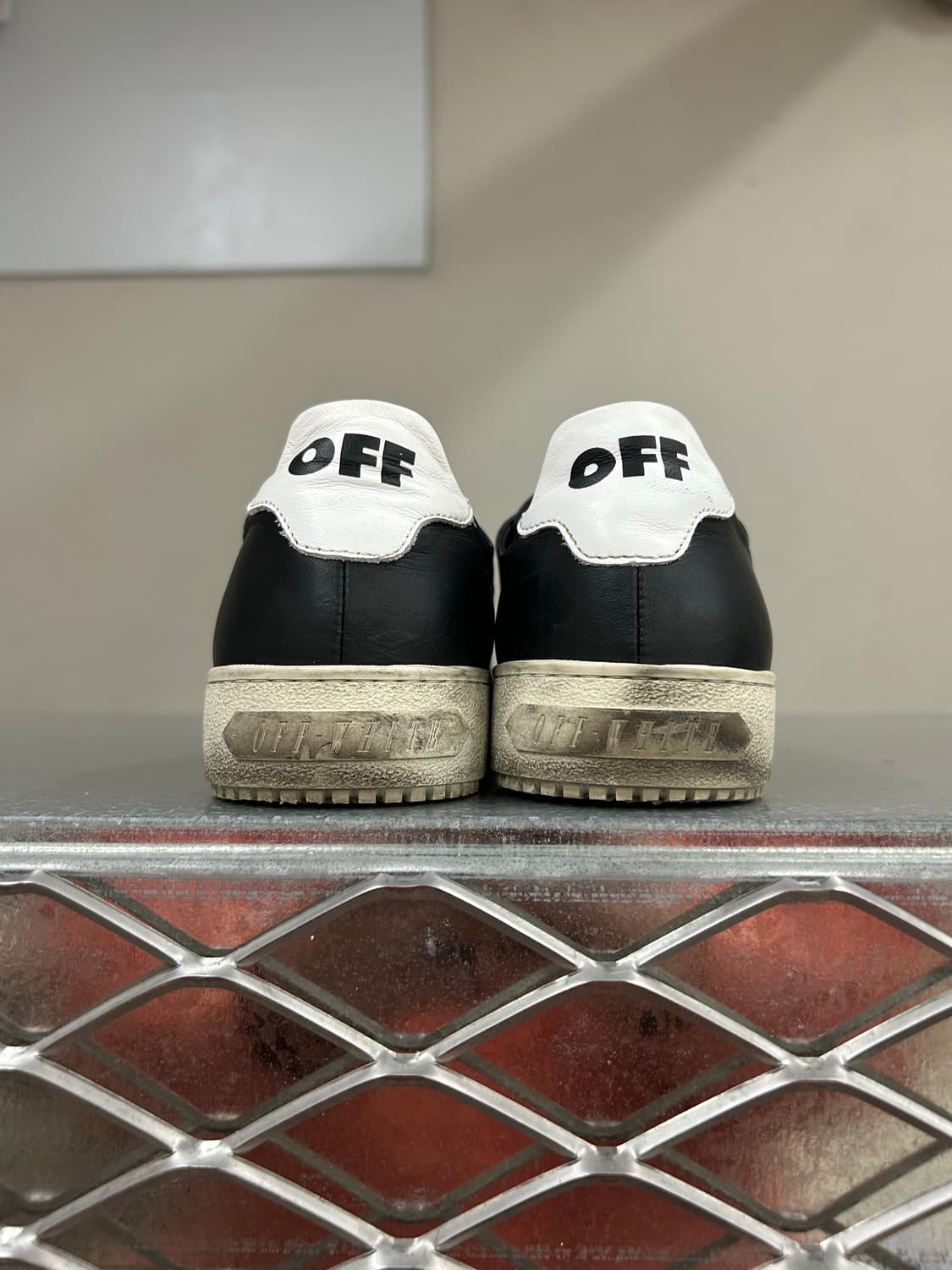 오프화이트 로우탑 레더 스니커즈 35 상품이미지3