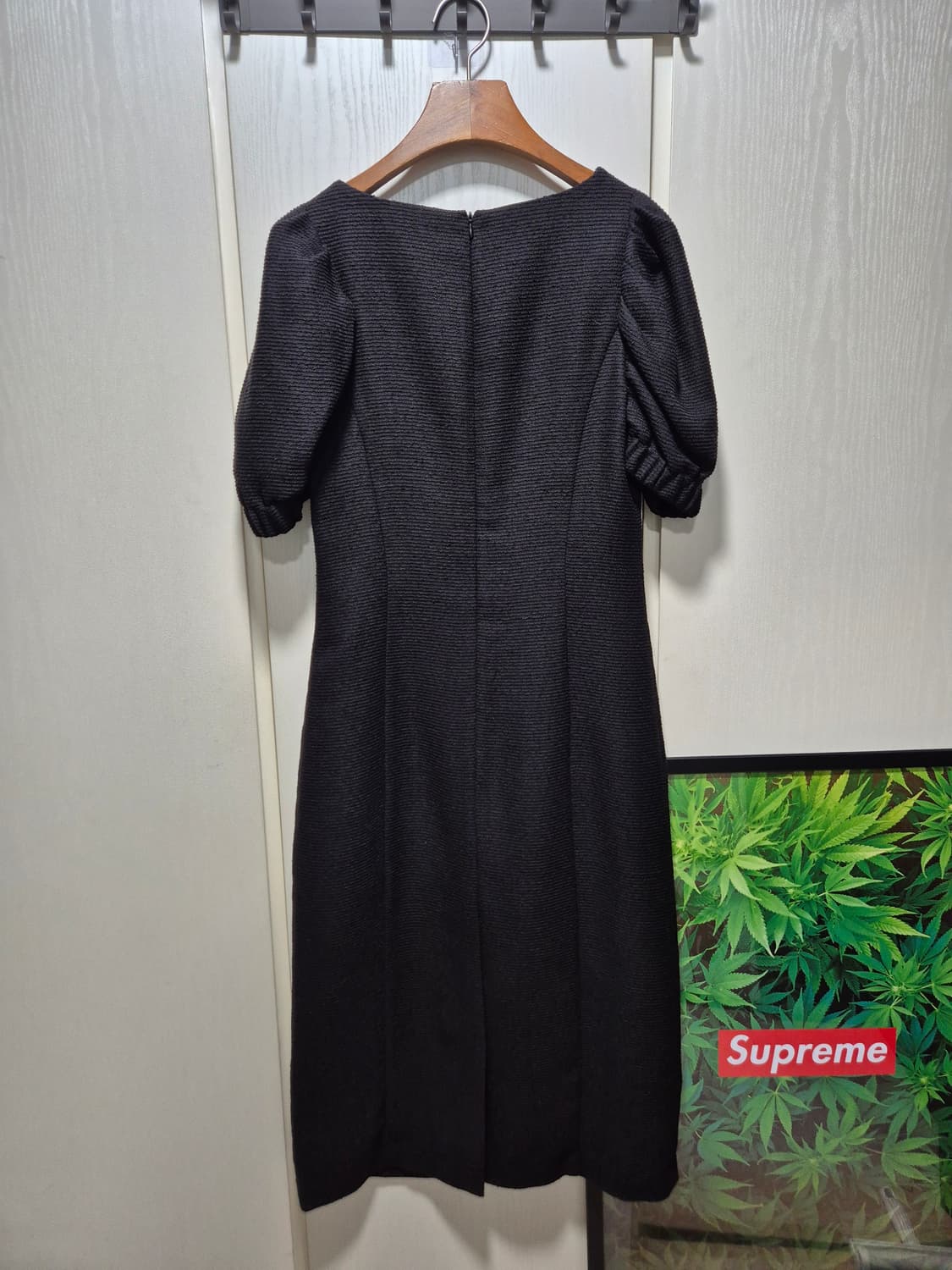 (타임세일)(새상품)OUTSHELL 블랙 퍼프 반팔 원피스 상품이미지9