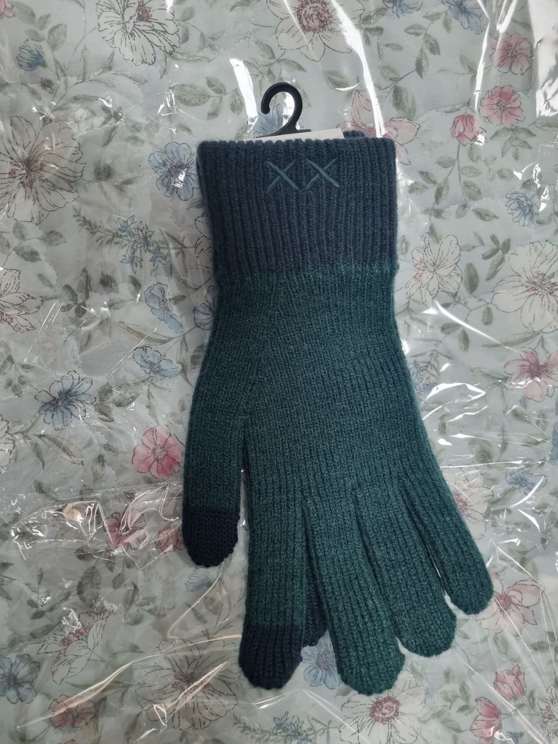 유니클로 KAWS 니트 글러브 그린 L사이즈 JP 상품이미지2