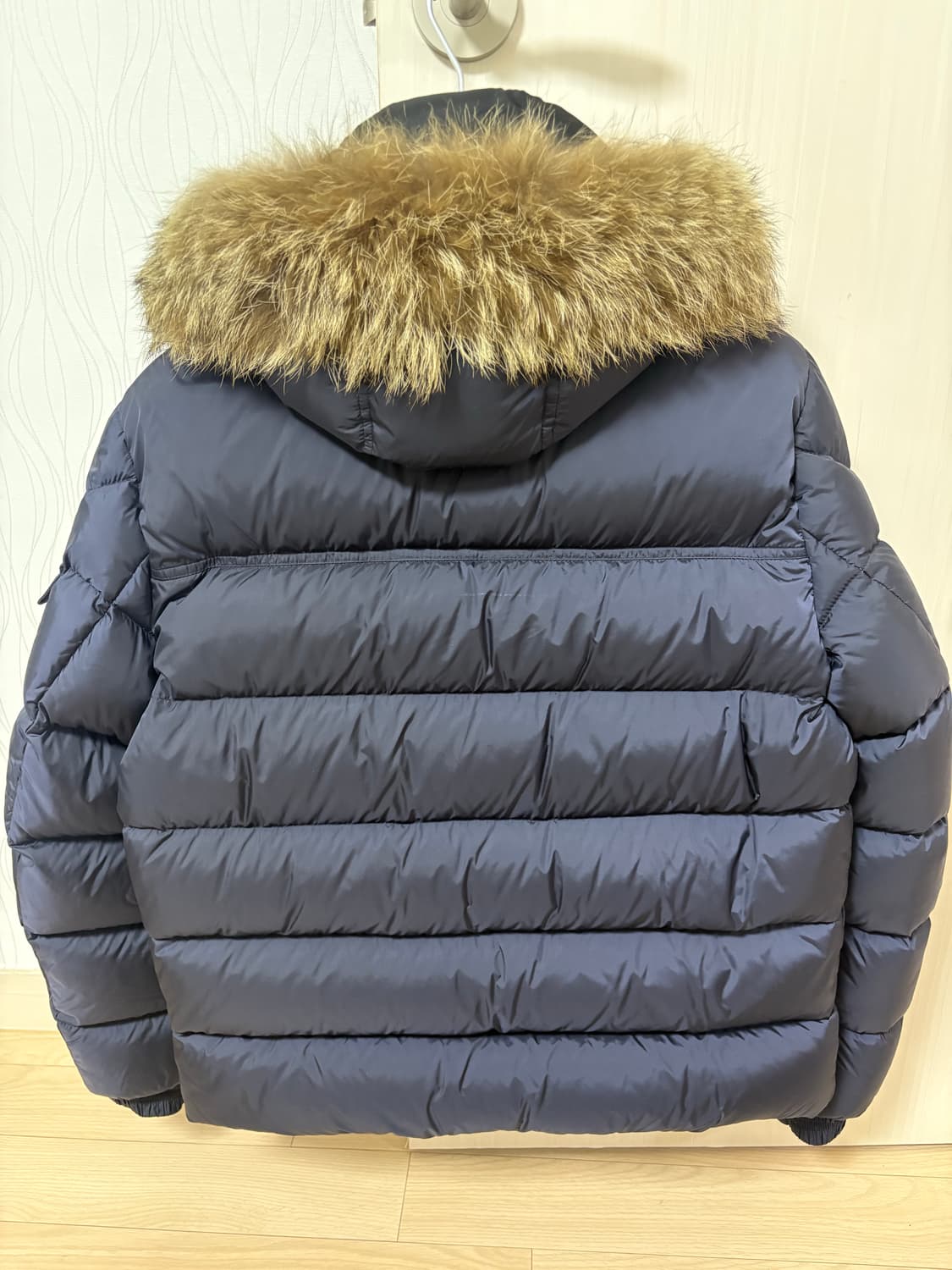 몽클레어 마르크 2사이즈 판매합니다. 상품이미지2