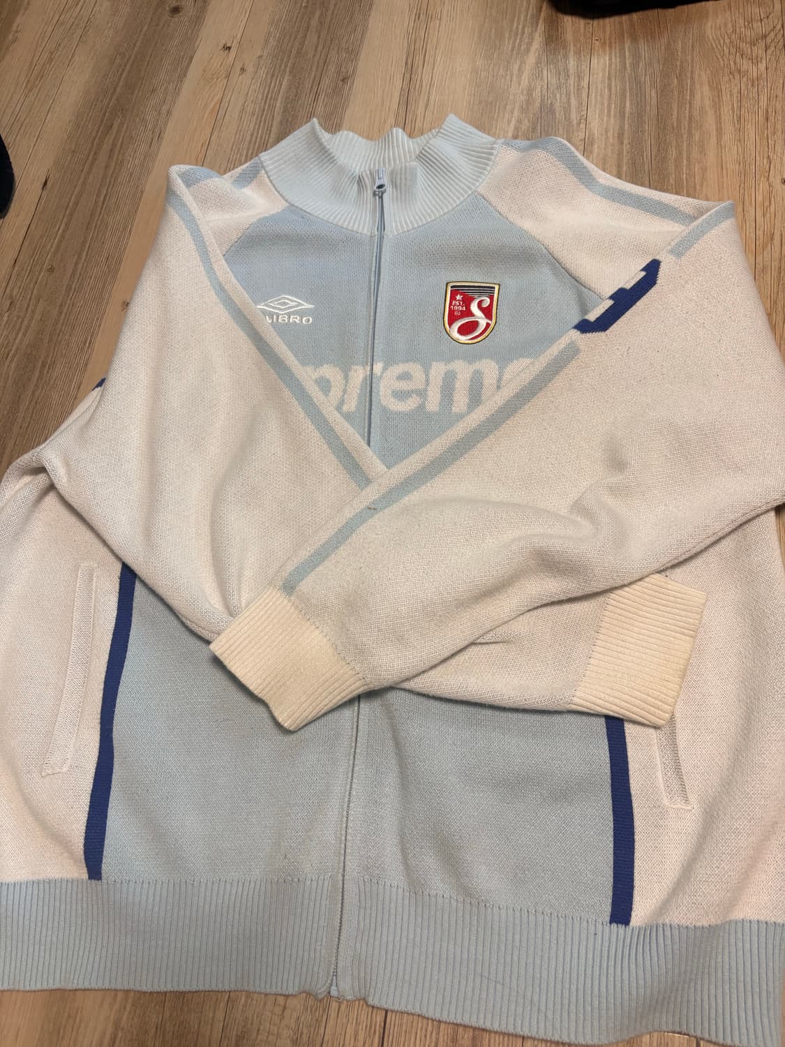 슈프림 x 엄브로 집업 스웨터 라이트 블루  상품이미지1