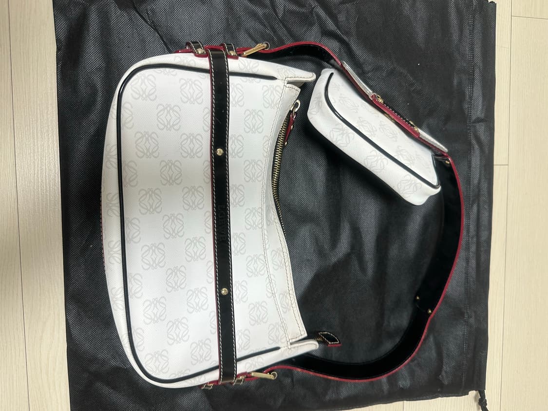 로에베 아나그램 숄더(지갑 및 미니백 가능) 상품이미지3