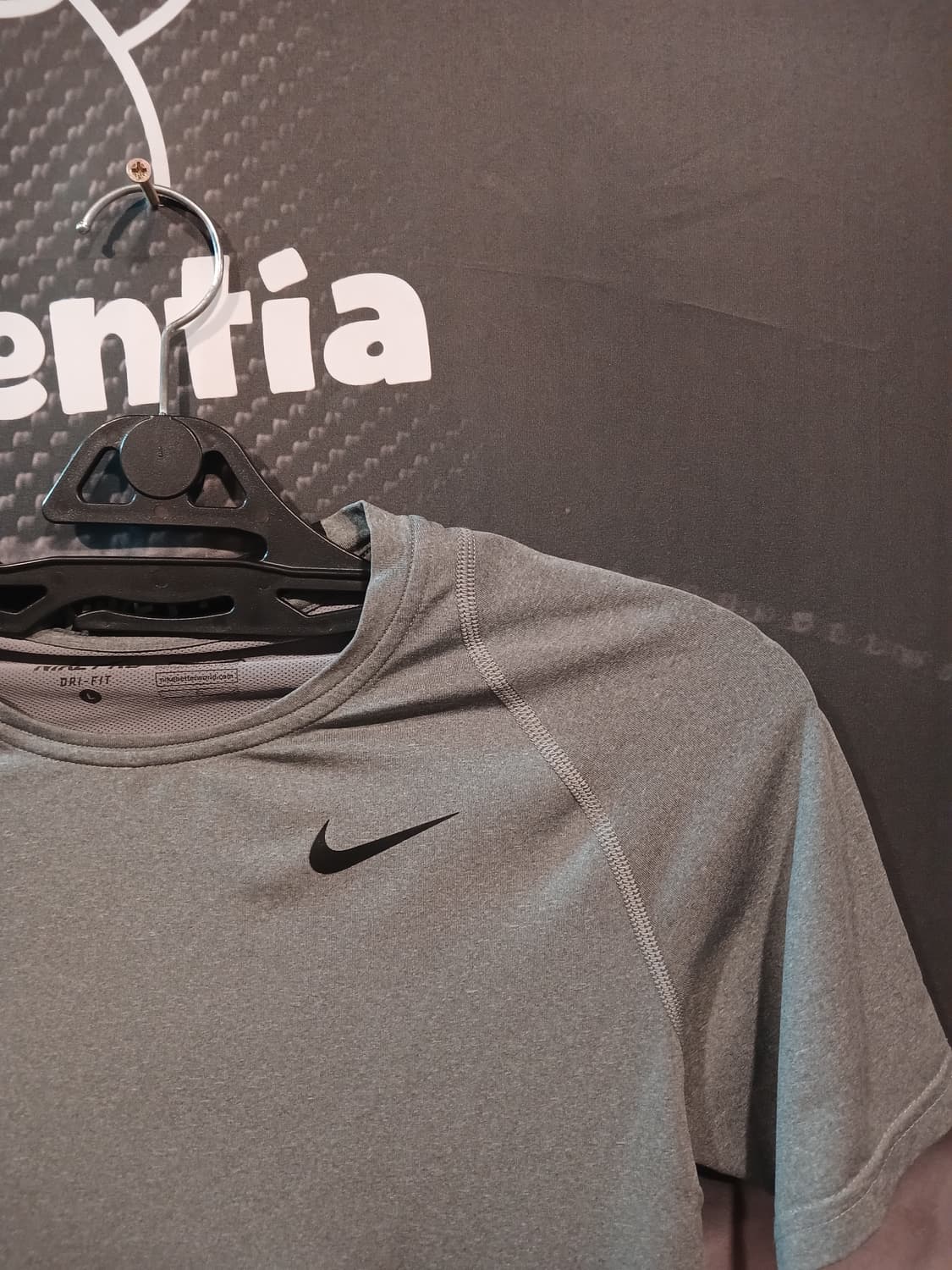 나이키 프로 남성 스우시 드라이핏 반팔 상품이미지3