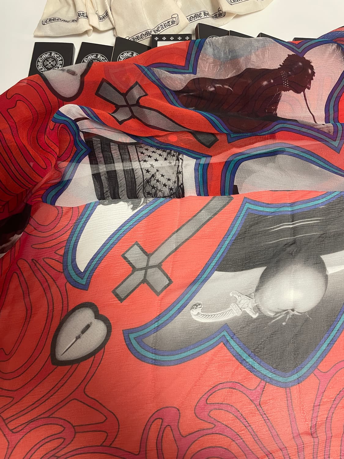 크롬하츠 지드래곤 스카프 팝니다.  상품이미지3