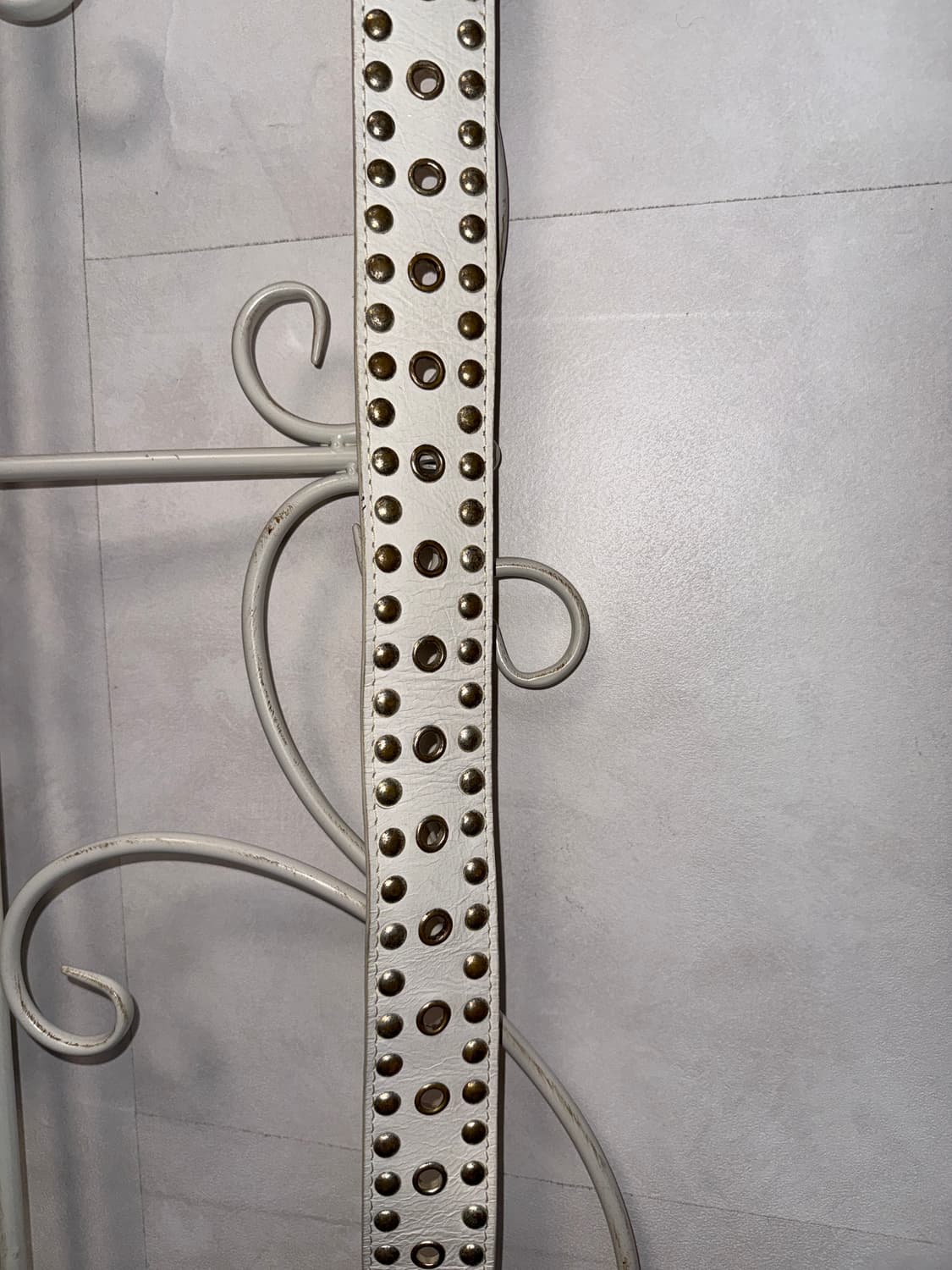 White bold western punching stud belt 상품이미지5