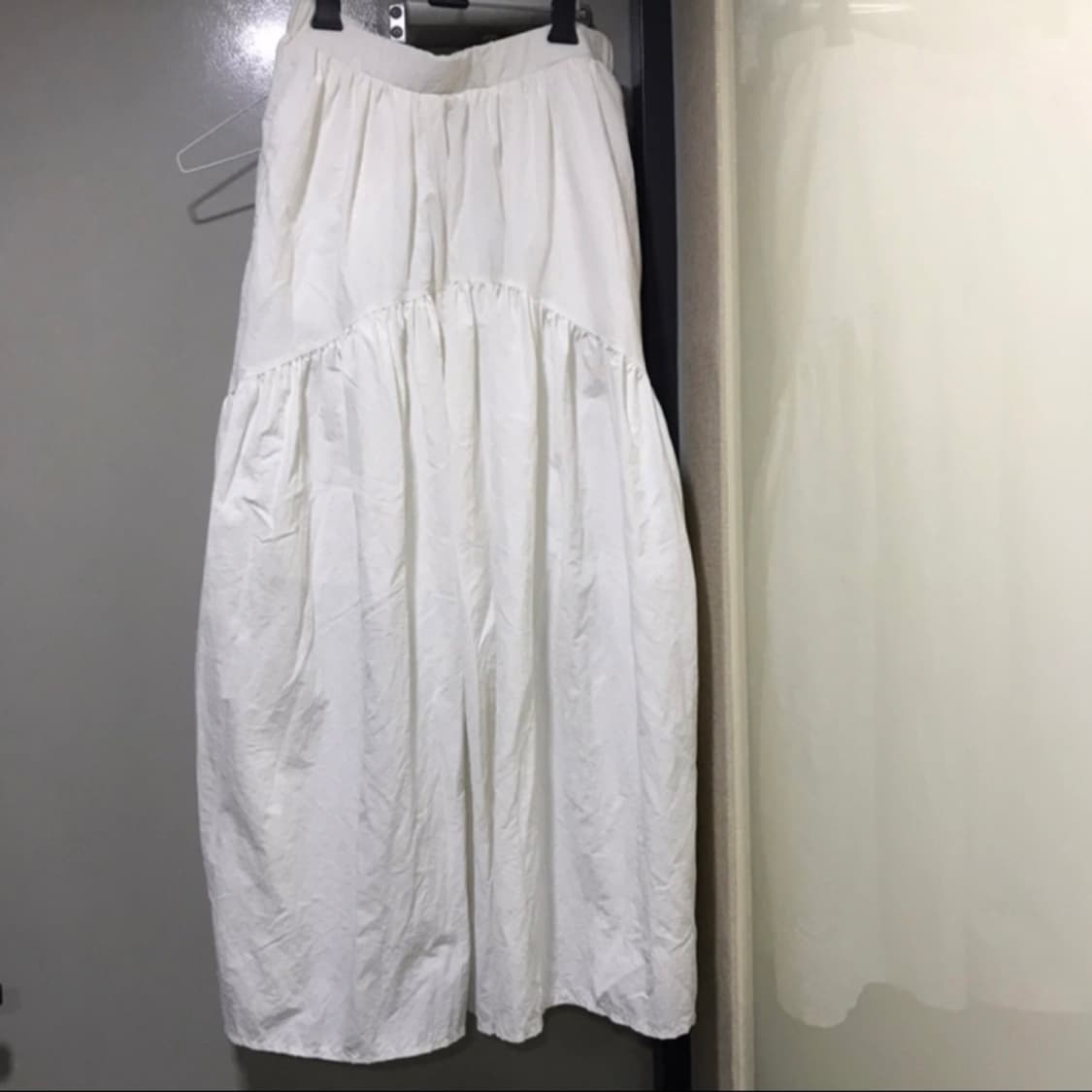 꼼데 가르송 느낌 화이트 롱스커트 상품이미지1