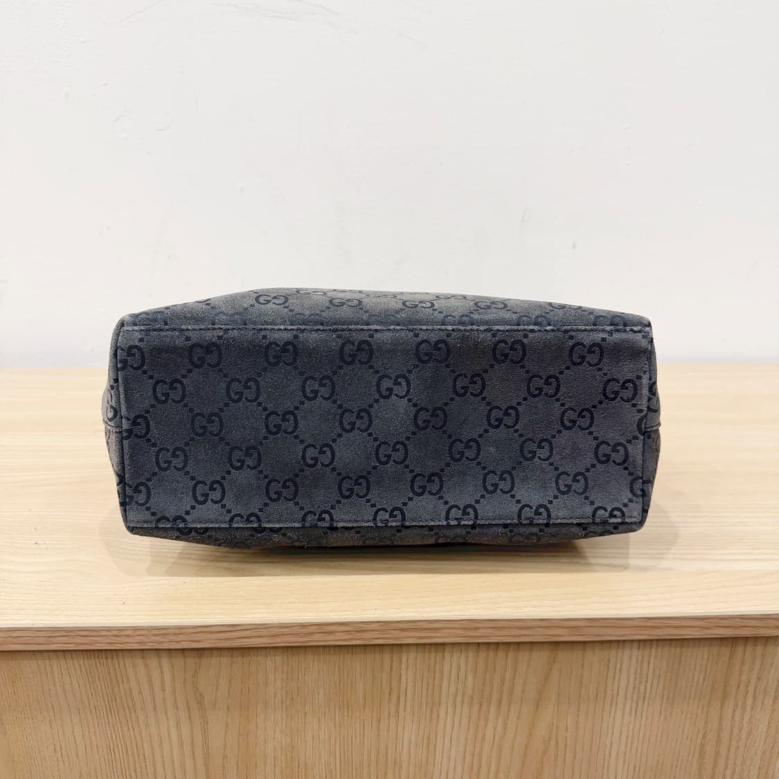 구찌 숄더백 GG 모노그램 캔버스 뱀부 핸들 디테일 브라운 상품이미지4