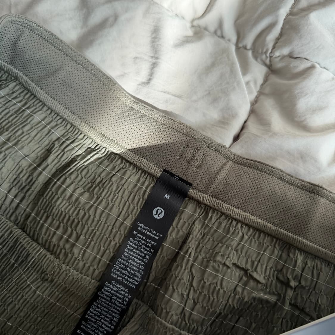 룰루레몬 마일 메이커 리플렉티브 쇼츠 라이너리스 m 새상품 판매합니다. 상품이미지3