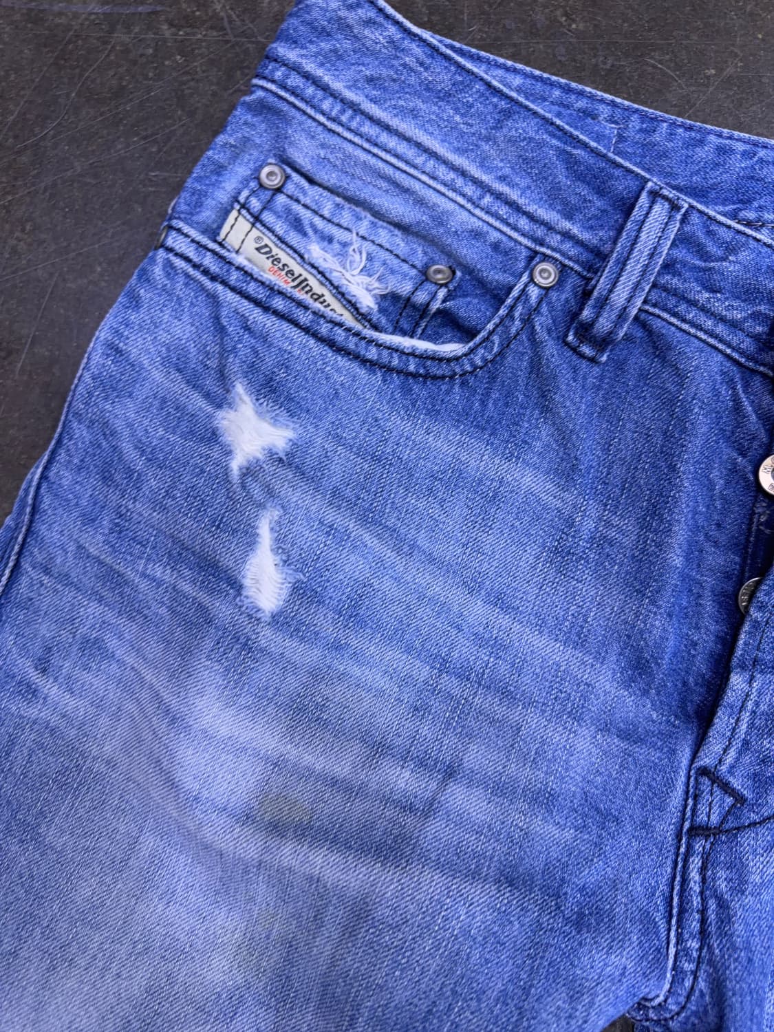 디젤 사파도 레귤러 슬림 스트레이트핏 빈티지 데님팬츠 28 상품이미지4