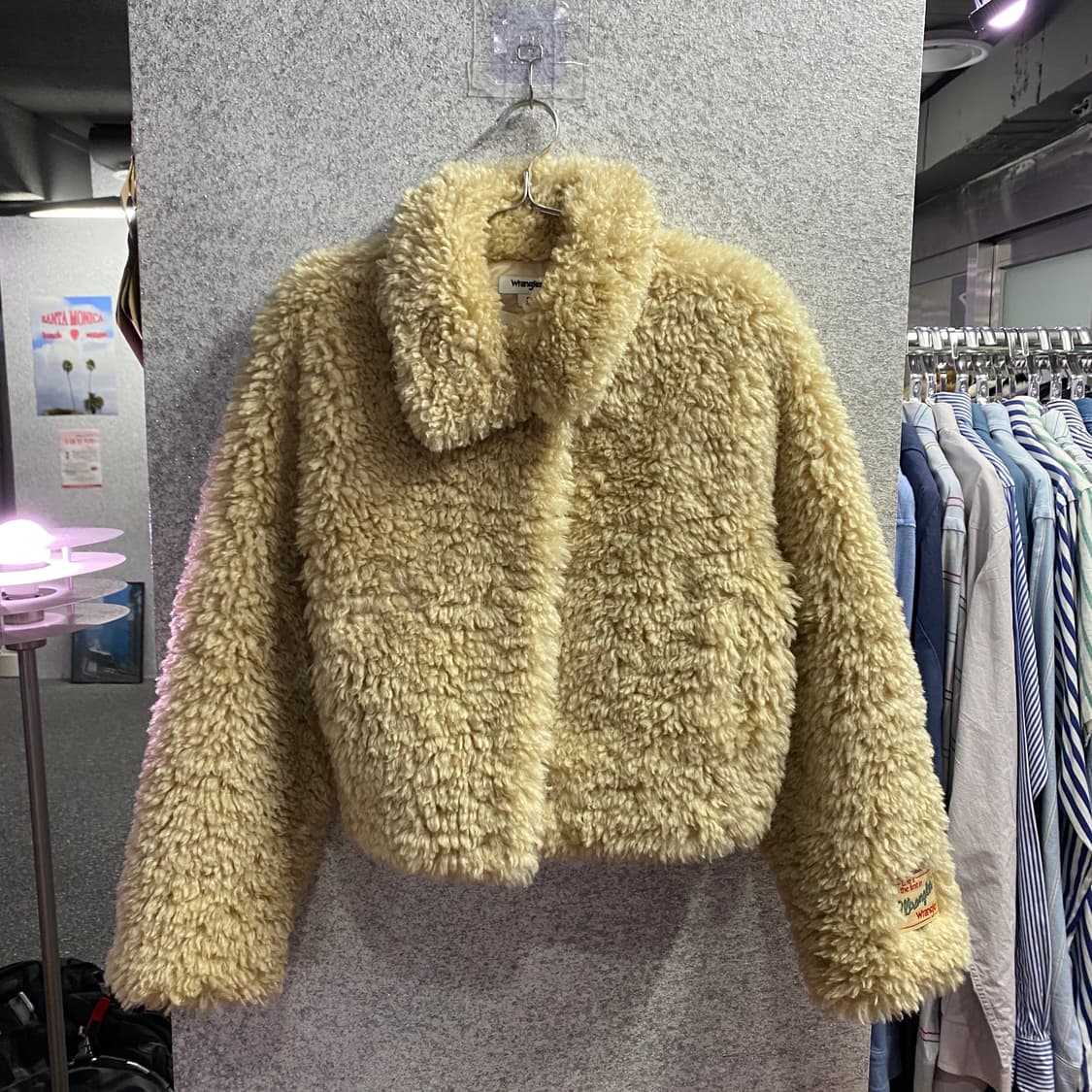 랭글러 베이직 인조모피 크롭 자켓 B4088 상품이미지2