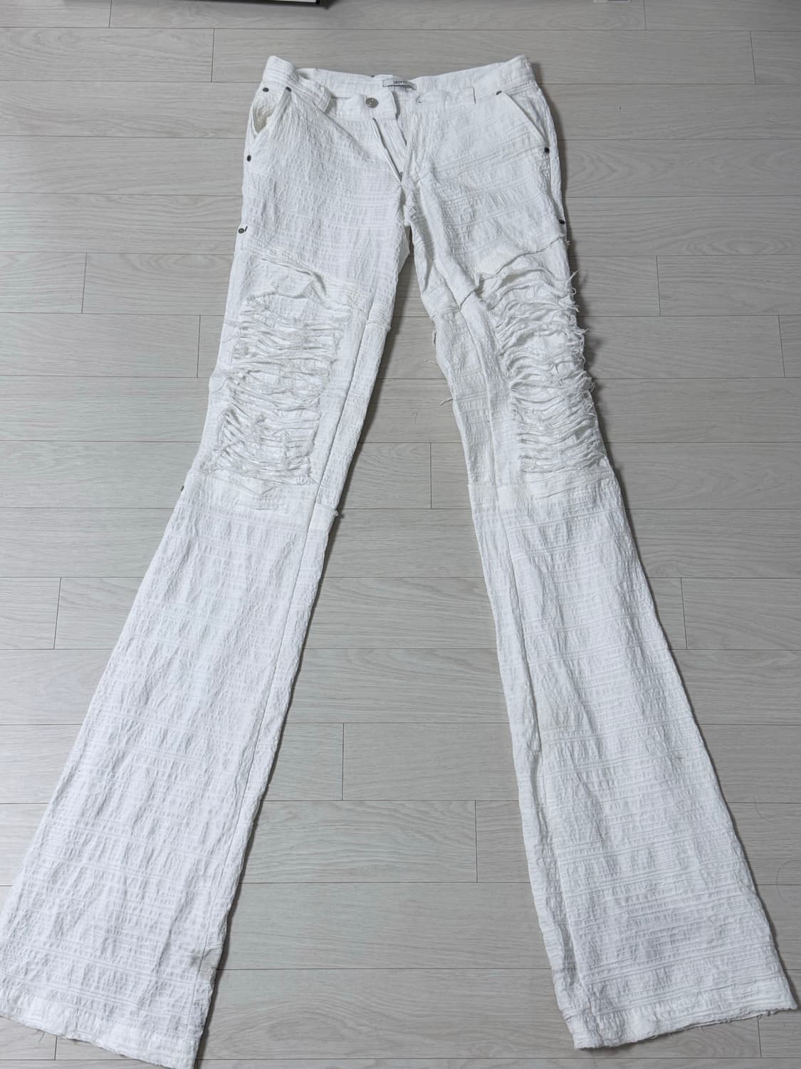 LECYTO 디스트레스드 화이트 크랙 팬츠 상품이미지2