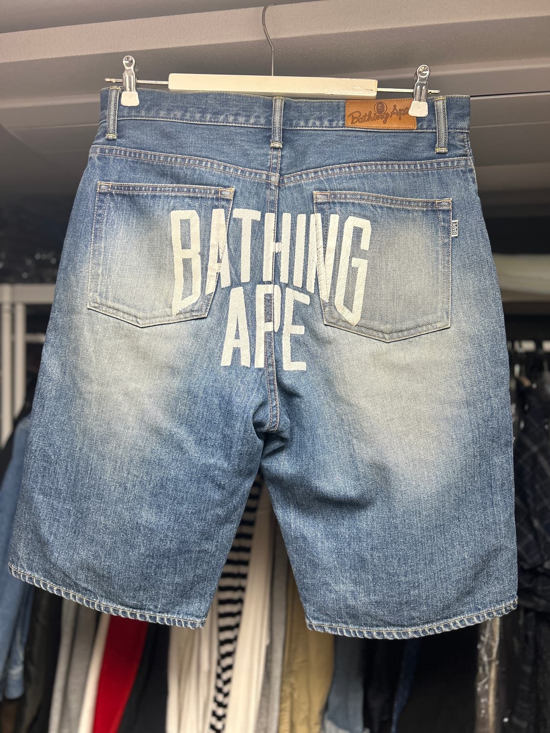 BAPE 베이프 백 레터링 데님 쇼츠 XL 상품이미지1