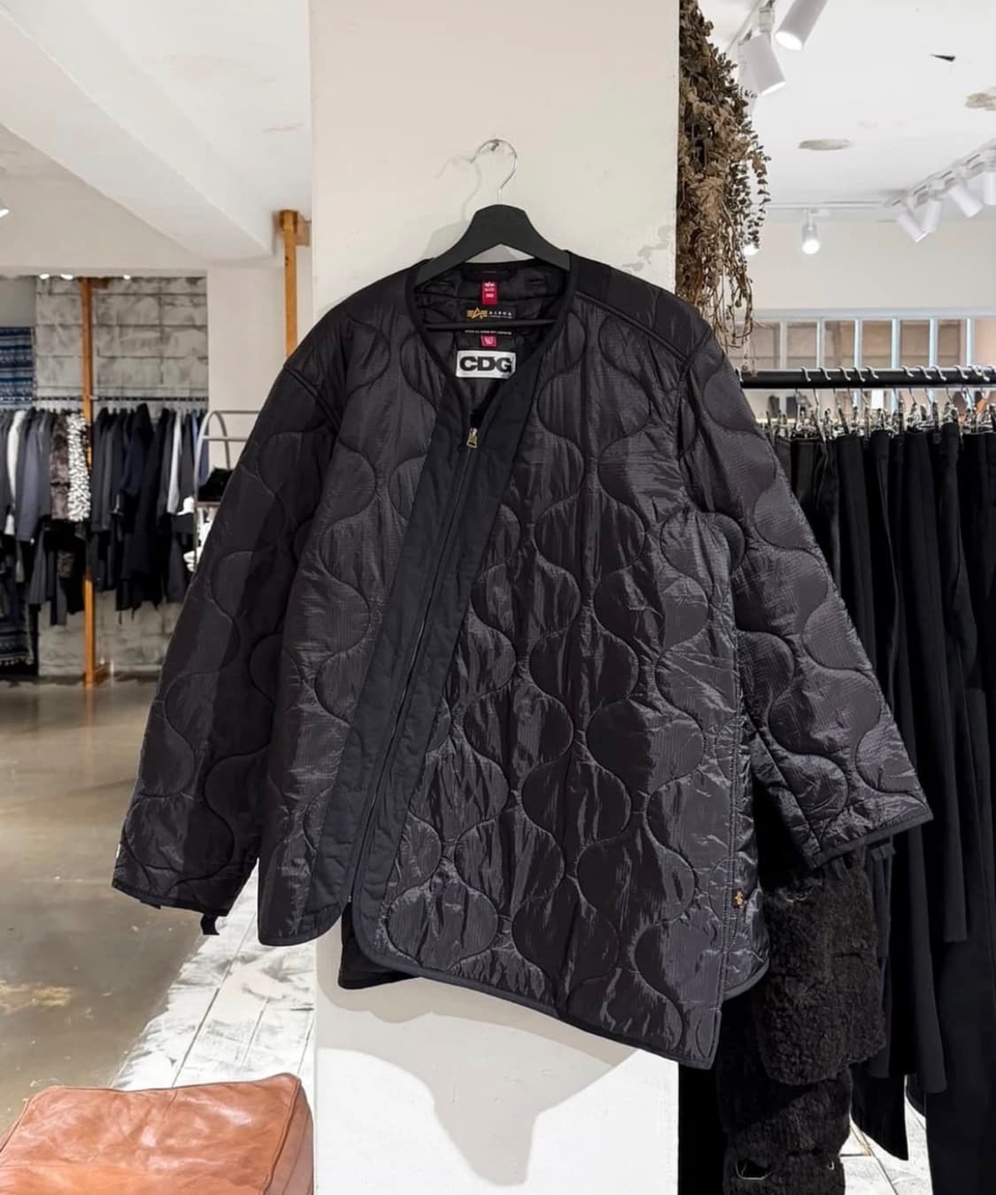 CDG X 알파 인더스트리 꼼데 블랙 퀼팅 라이너 자켓 상품이미지1