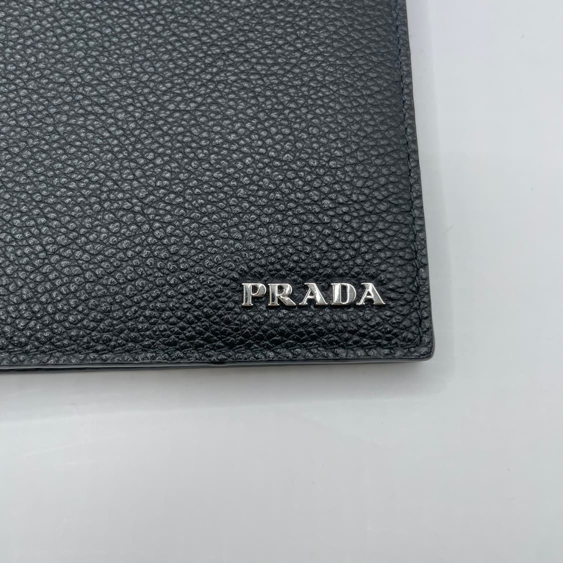프라다 메탈로고 반지갑 블랙 상품이미지8