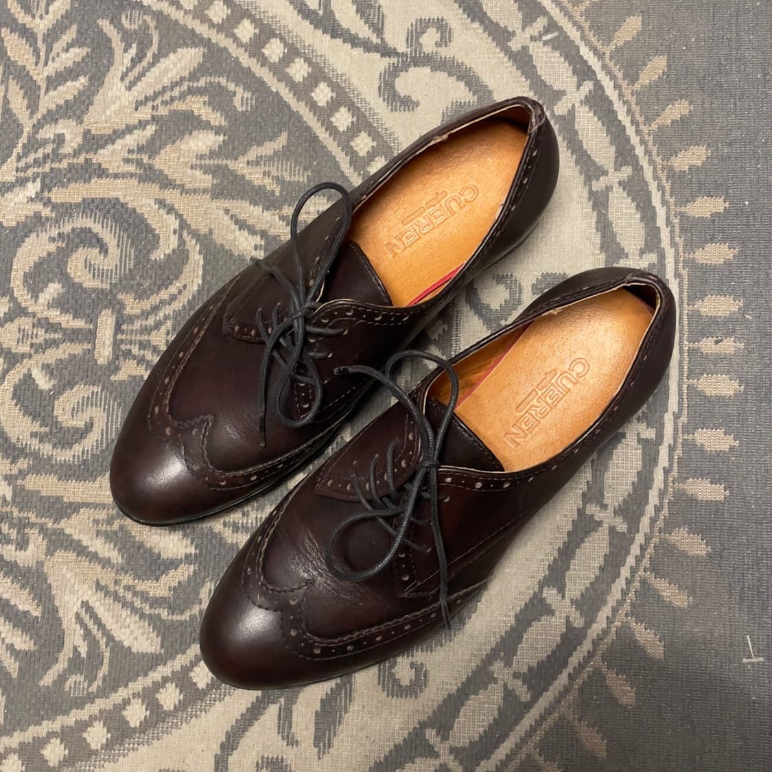 쿠에른 (우먼) 레이스 윙팁 구두   상품이미지2