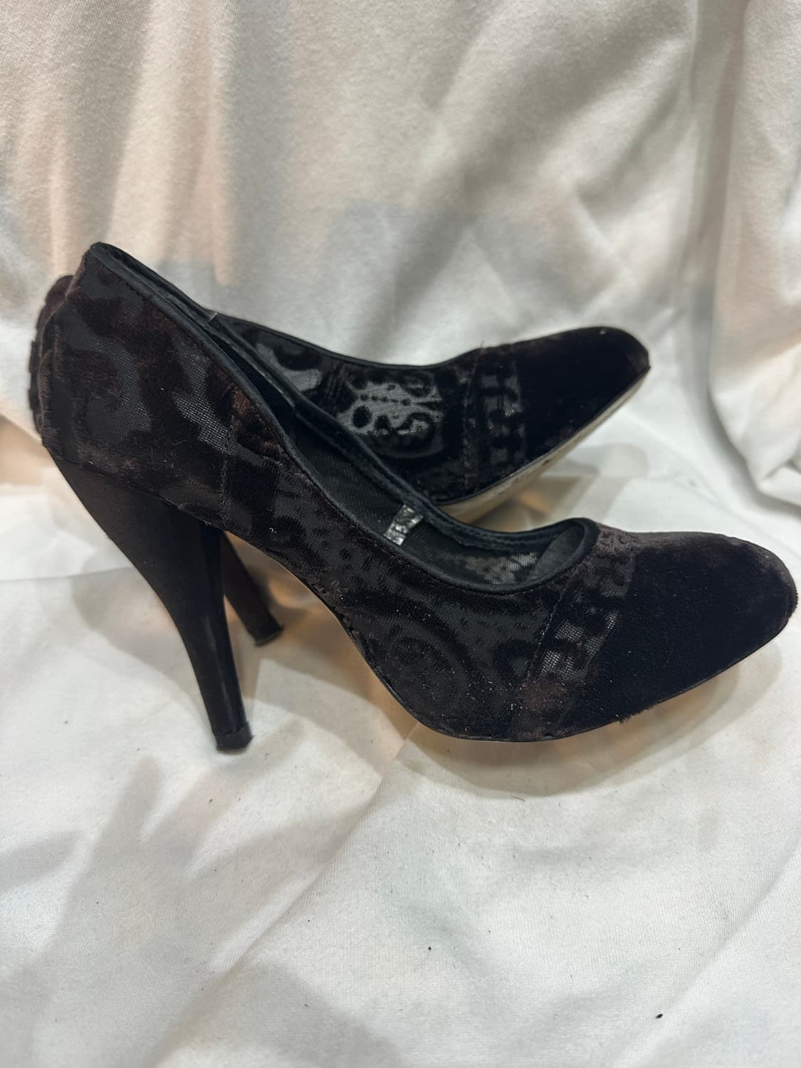 나인웨스트 블랙 벨벳 여성 펌프스 상품이미지3