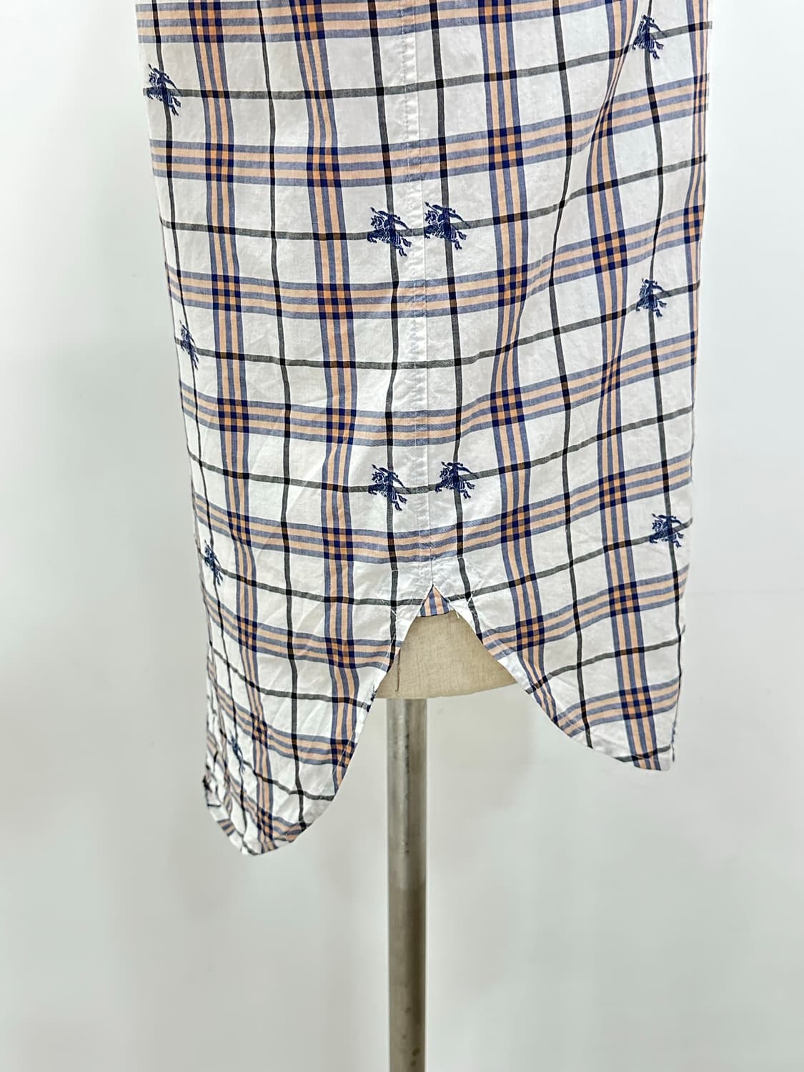 버버리 여성 자수 체크 남방 상품이미지3