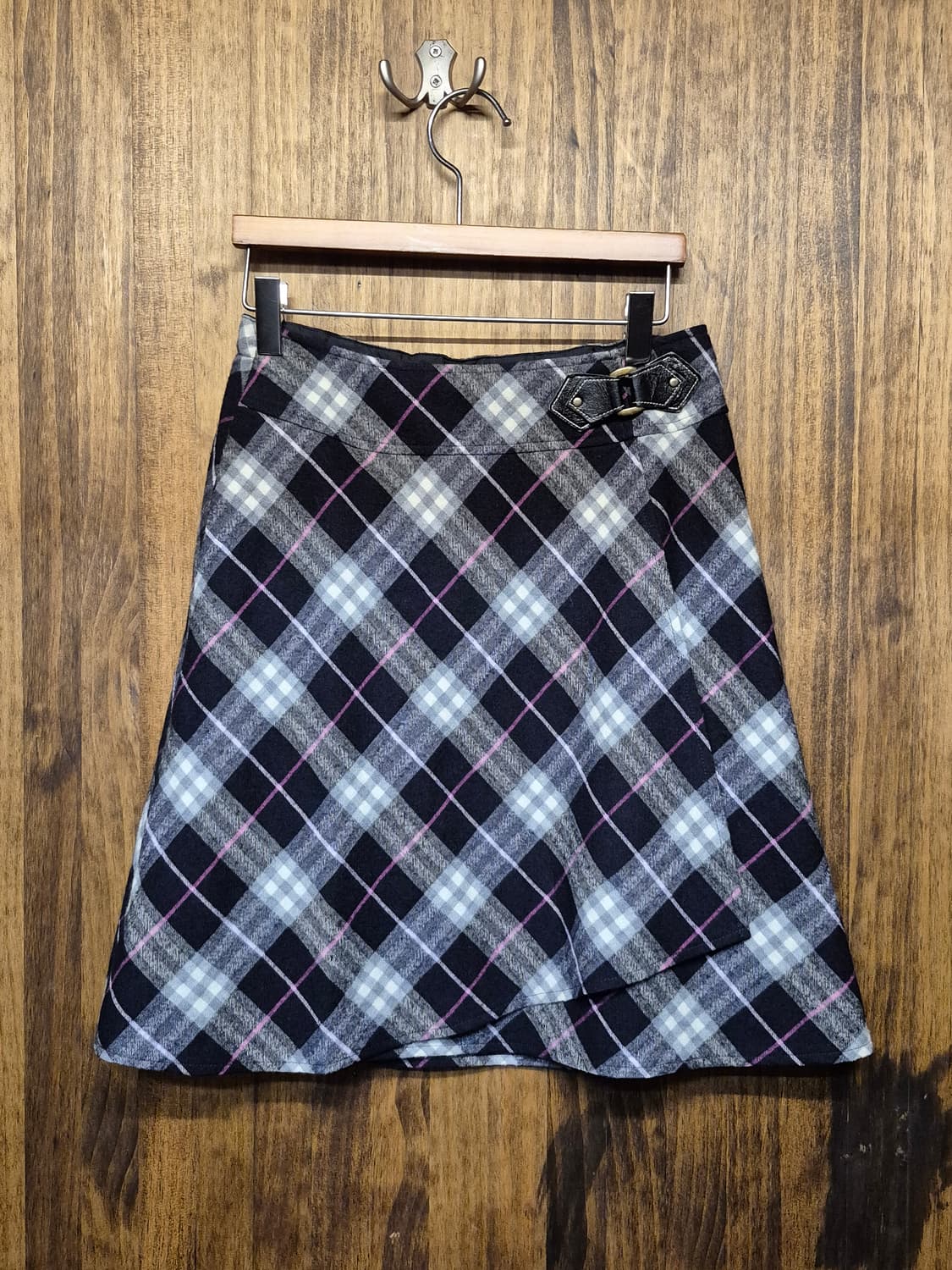 BERBURRY BUCKLE CHECK SKIRT 상품이미지3