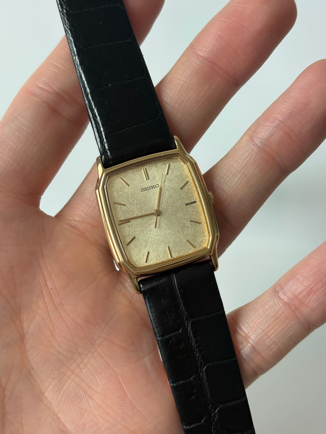 1980s Goldflake Dial Gold Tank Quartz 상품이미지2