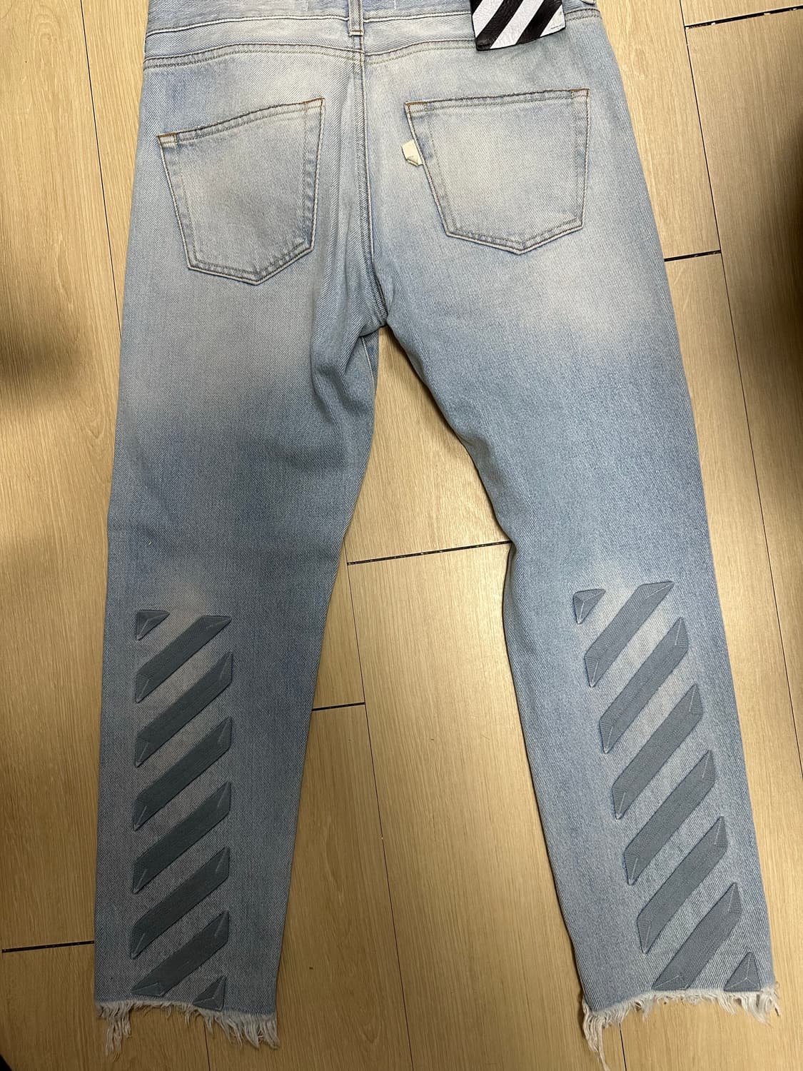 오프화이트 16fw 커팅크롭진 상품이미지2