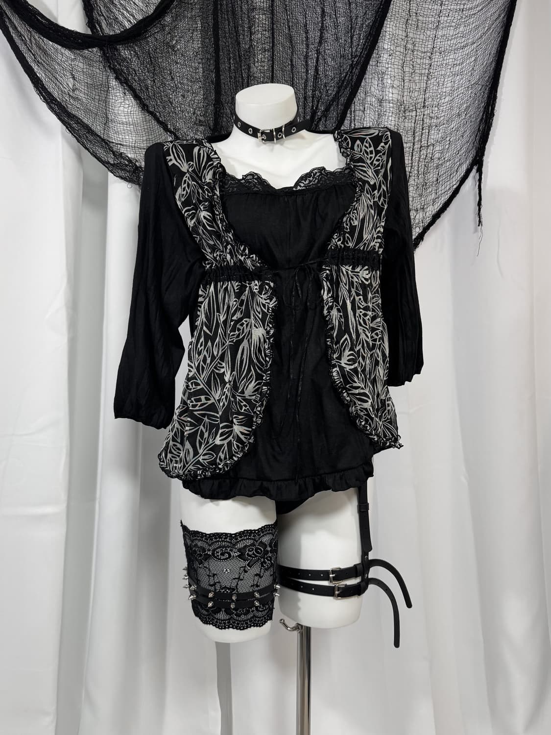 lace detail blouse  상품이미지1