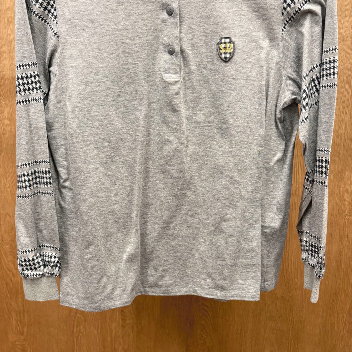 크리스찬 디올 스포츠 긴팔 PK 티셔츠 하운드투스 배색 디테일 그레이 상품이미지5