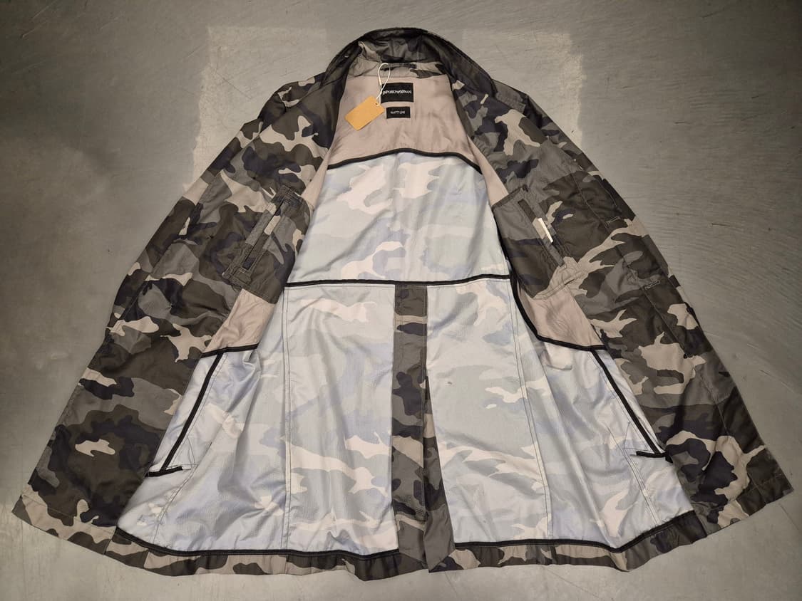 엠포리오 아르마니 나일론 카모 코트 상품이미지3