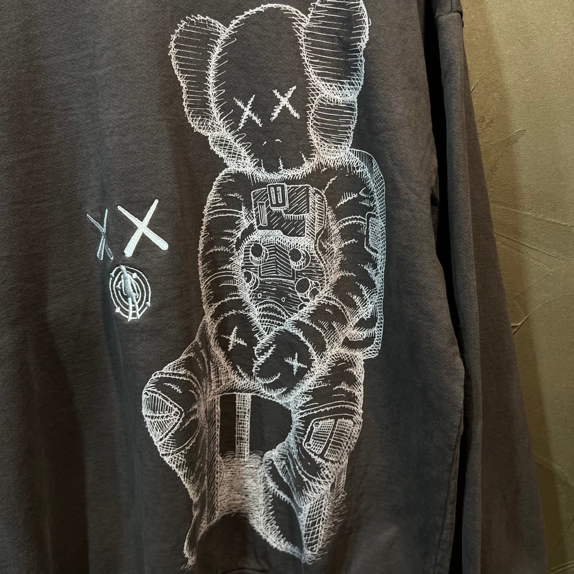 [L] KID CUDI X KAWS 키드커디 카우스 스웻 셔츠 상품이미지4