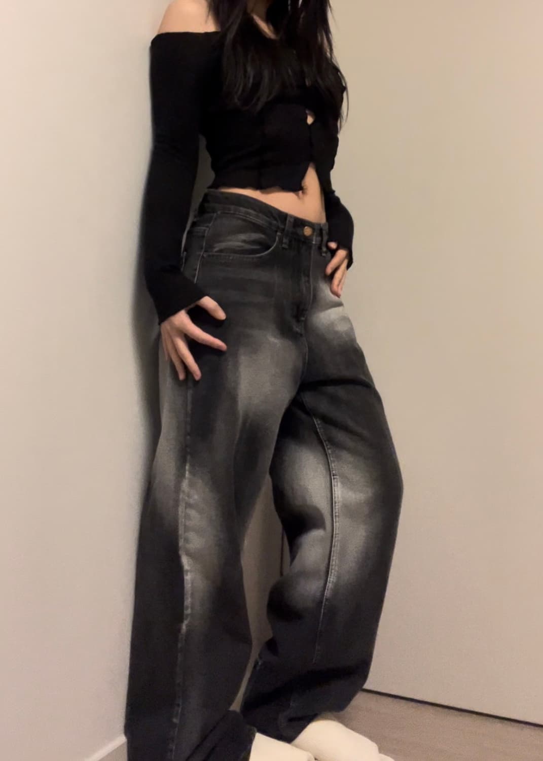 black off shoulder cut-out top 상품이미지4