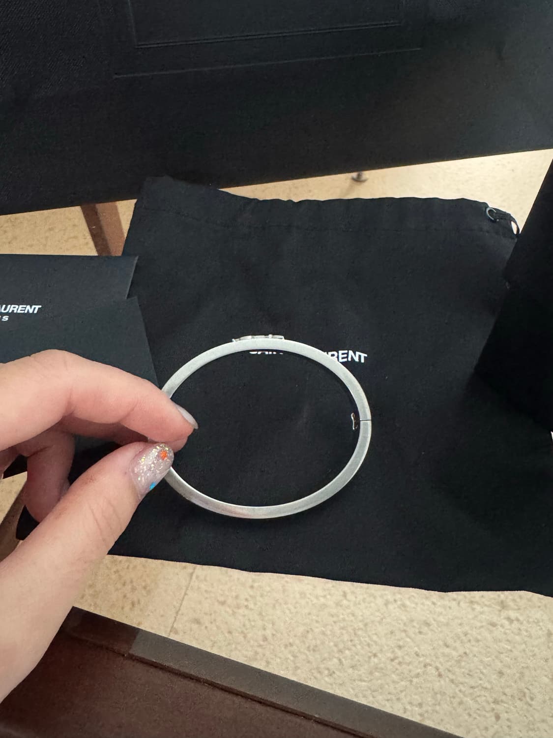 정가 105만 생로랑 카산드르 가죽 팔찌 상품이미지6