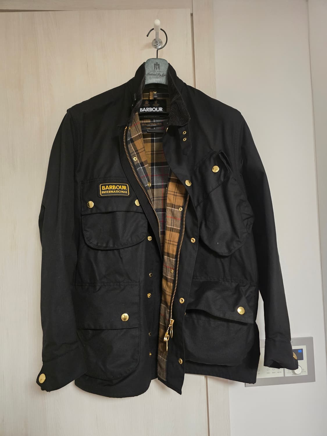 바버 A7 인터내셔널 자켓 42사이즈 팝니다 상품이미지1