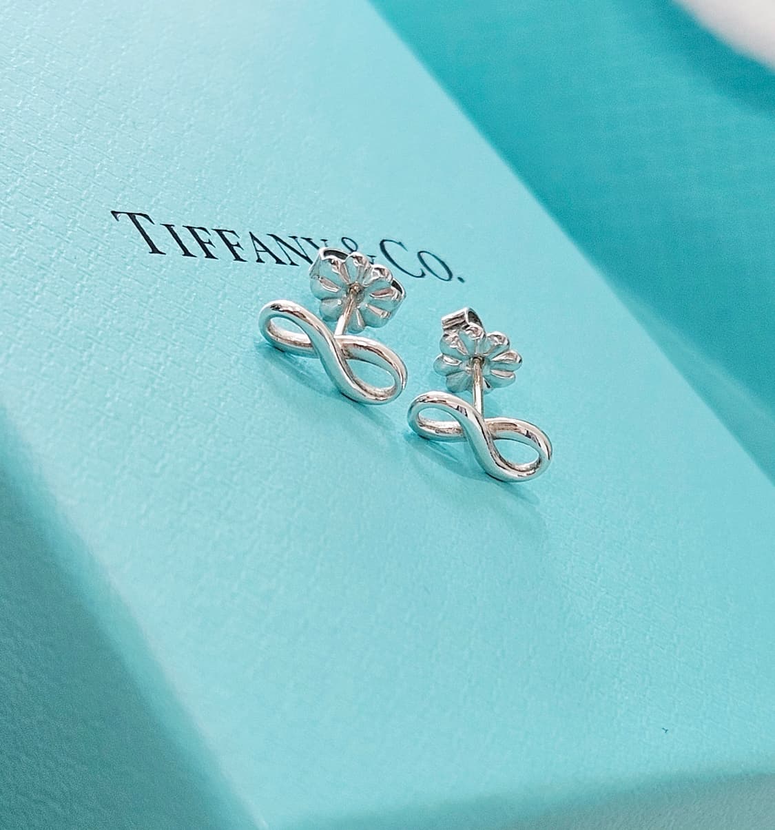 티파니앤코 인피니티 실버 귀걸이 [정품/영수증포함풀박스] 상품이미지1