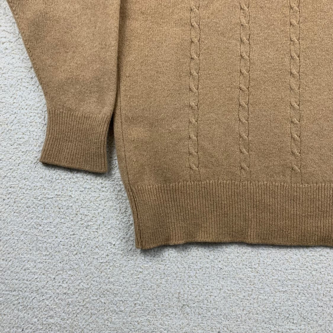 올드 버버리 크래스트 로고 램스울 브이넥 니트 베이지 상품이미지4