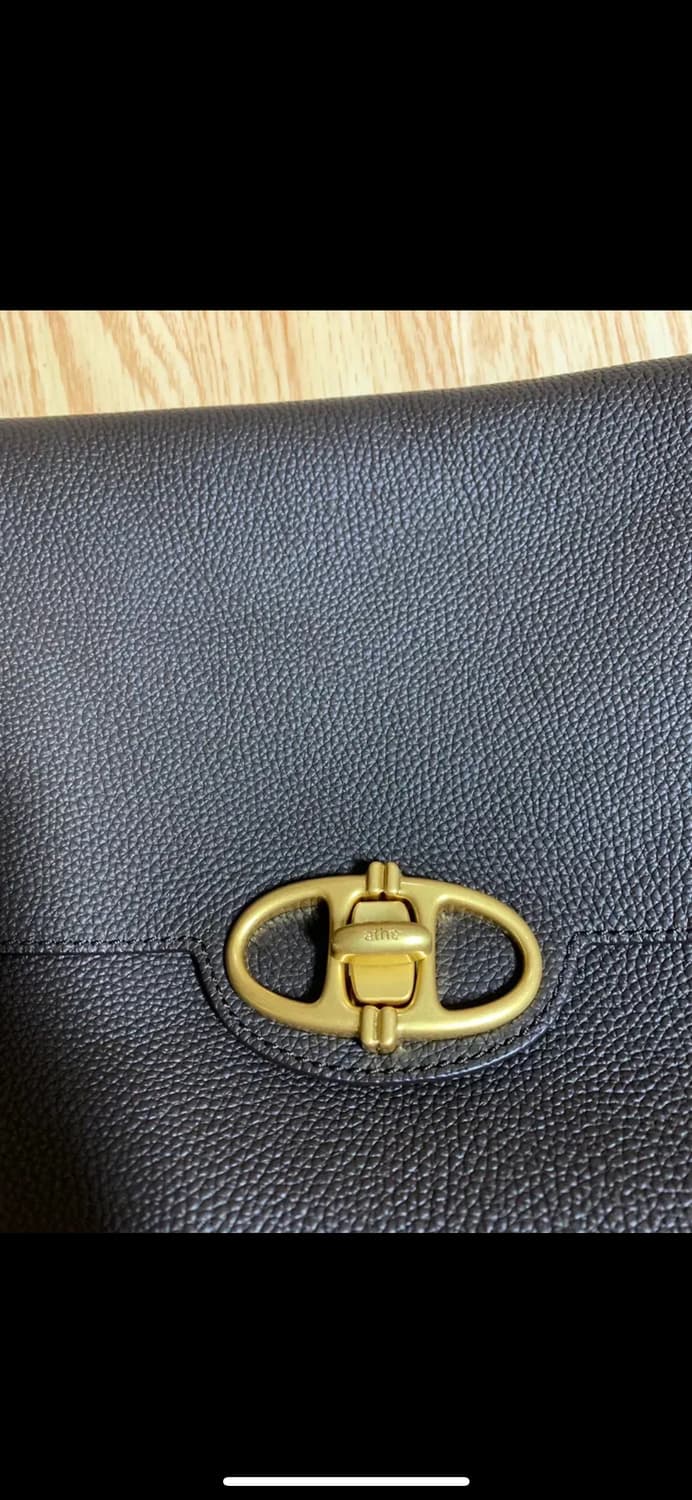 아떼바네사브루노 슈렁큰 레더 숄더백 M 다크브라운 상품이미지4