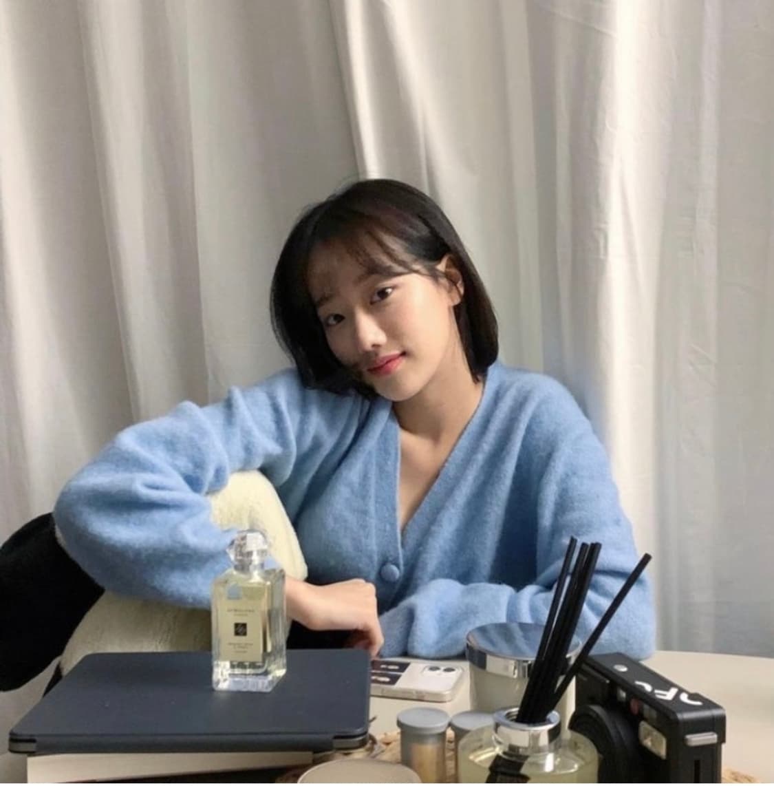 앤아더스토리즈 & Other Stories 울 블렌드 크롭 가디건 블루 상품이미지8