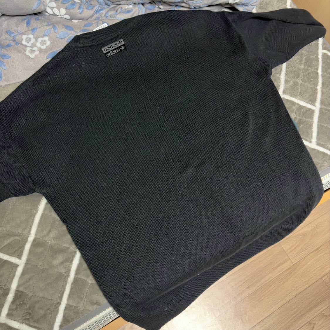 아디다스 빅로고 니트 상품이미지2