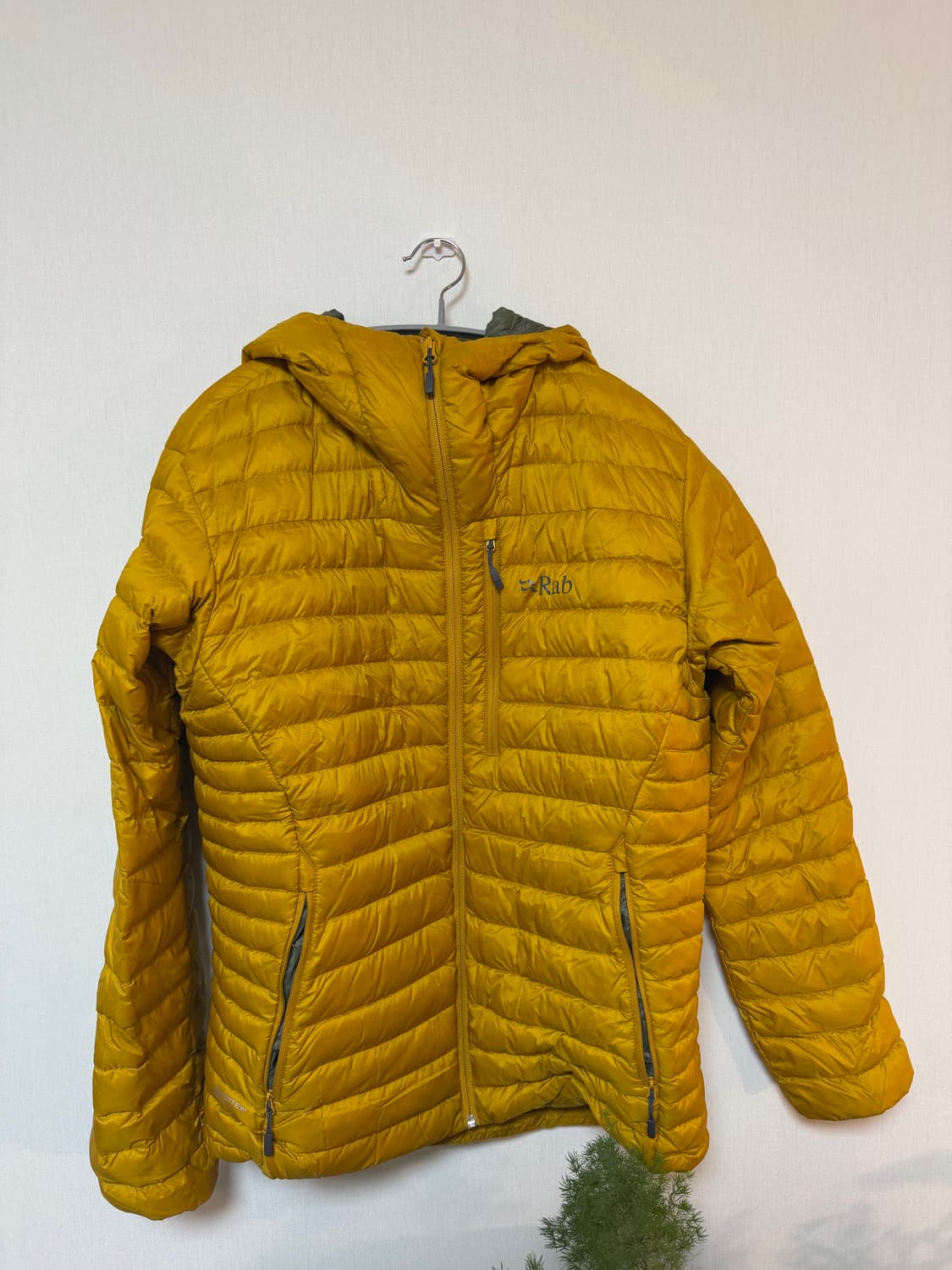 Rab 경량패딩 상품이미지1