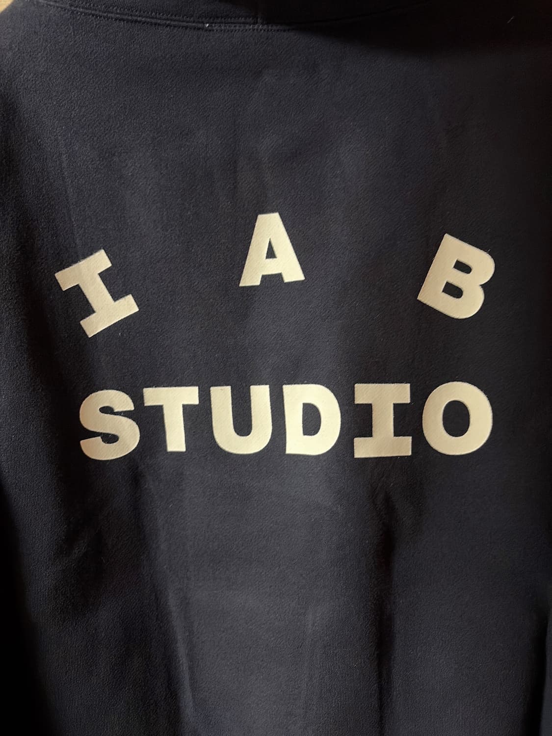 IAB studio 아이앱 스튜디오 21SS 후드티 네이비 판매합니다. 상품이미지5