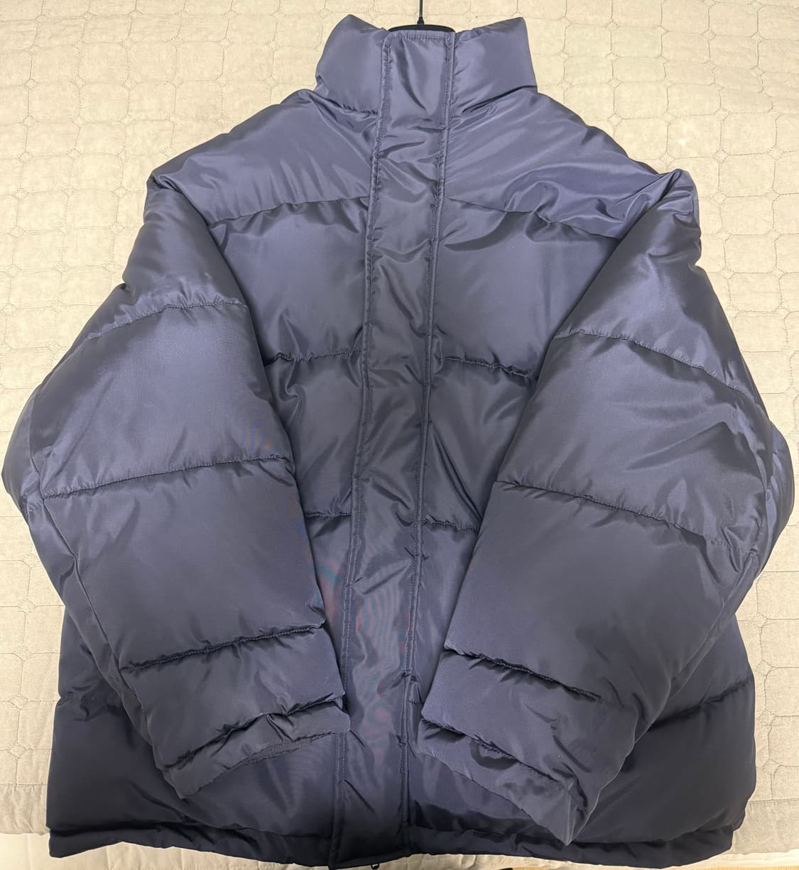 발렌시아가 21fw 블루 나일론 오버사이즈 패딩 상품이미지2