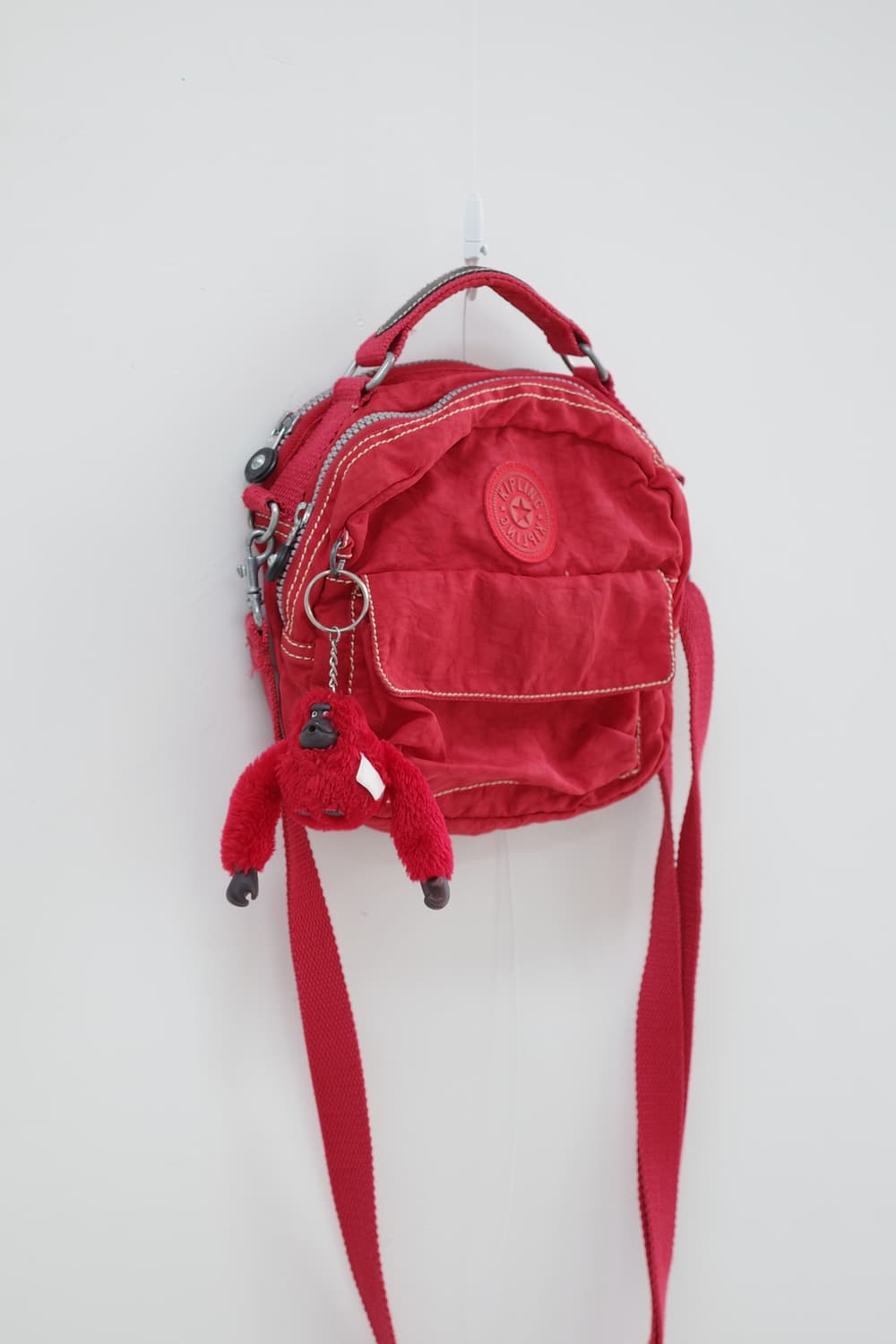 Kipling red cross bag 상품이미지1